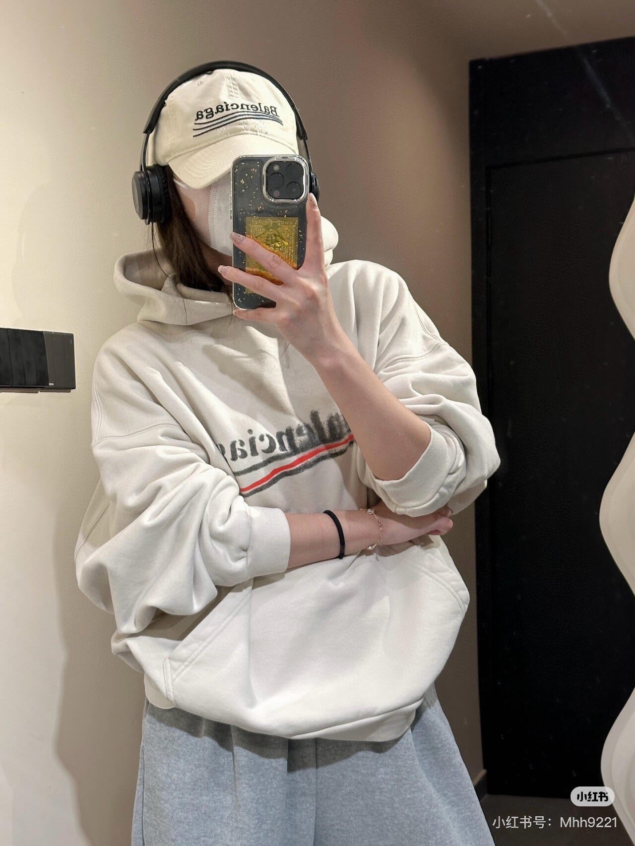 LuxluxHouse Best Quality Clothes Balenciaga Hoodie & Sweater