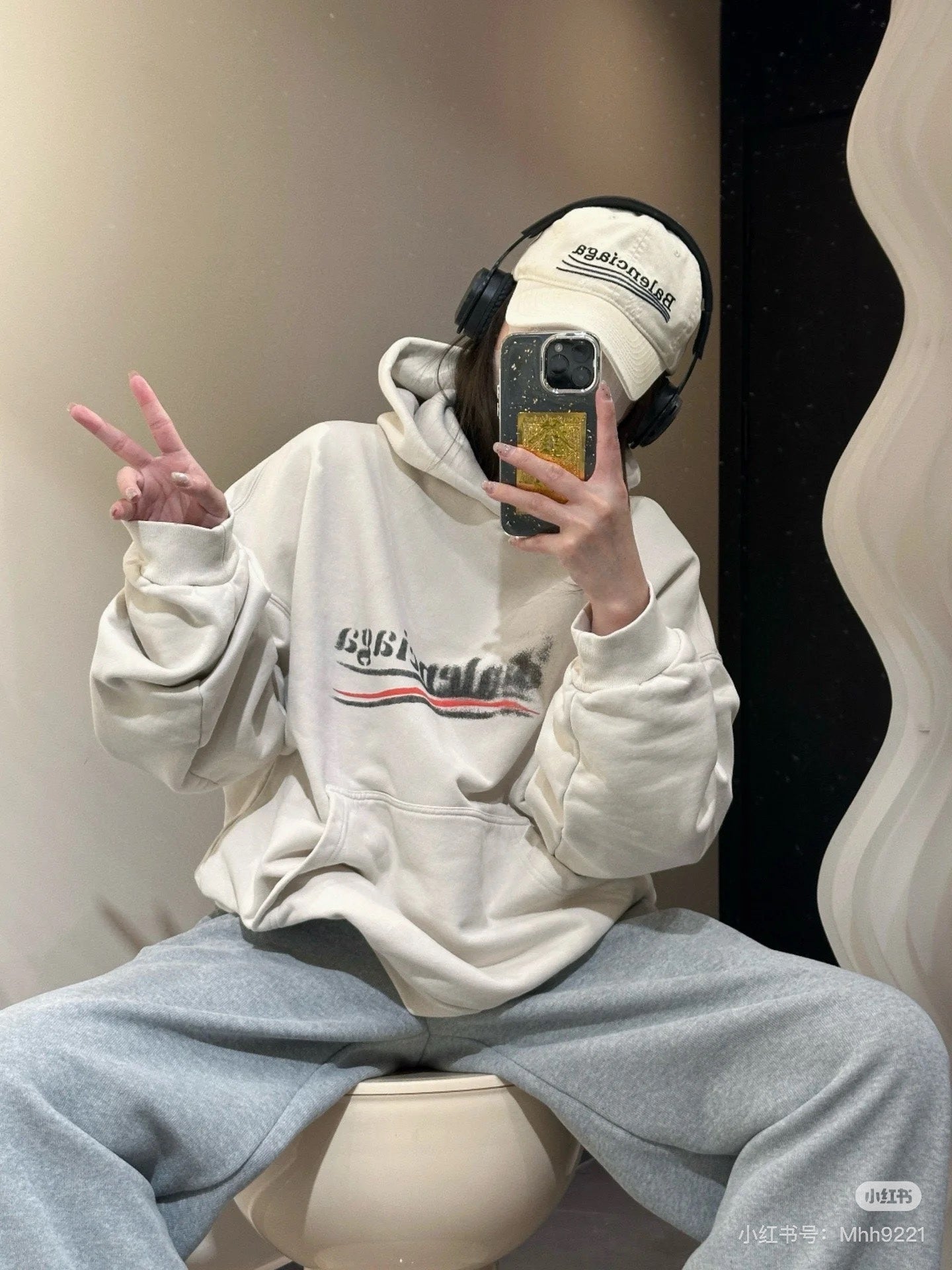 LuxluxHouse Best Quality Clothes Balenciaga Hoodie & Sweater