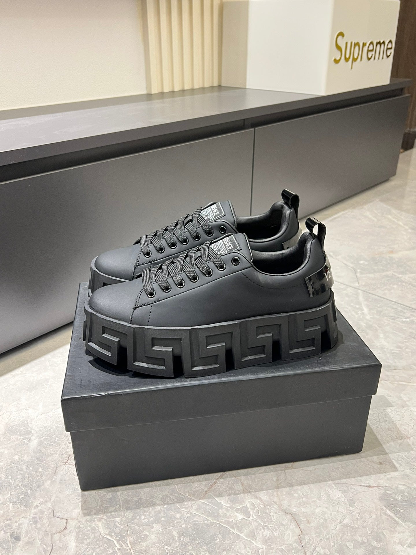 LuxluxHouse Best Quality Shoes Versace