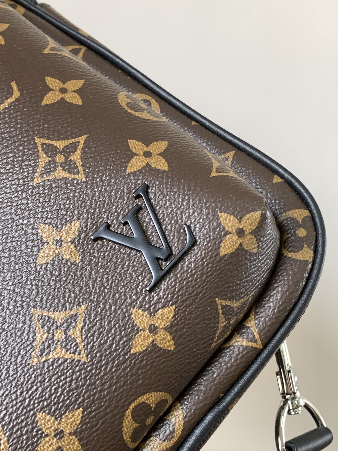LuxluxHouse Best Quality Bags Louis Vuitton Men