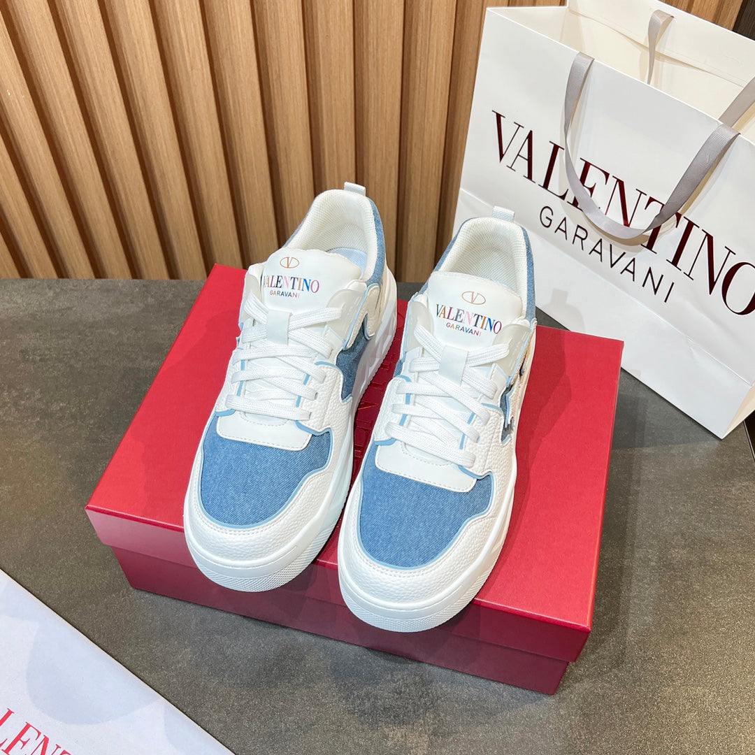 LuxluxHouse Best Quality Shoes Valentino