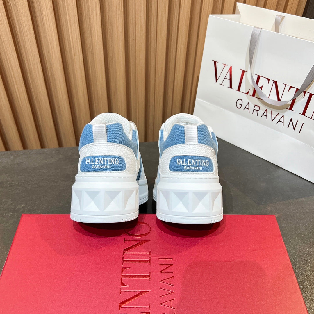 LuxluxHouse Best Quality Shoes Valentino