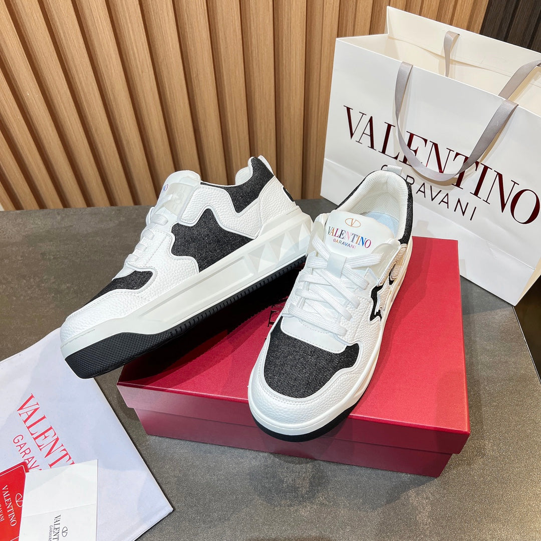 LuxluxHouse Best Quality Shoes Valentino