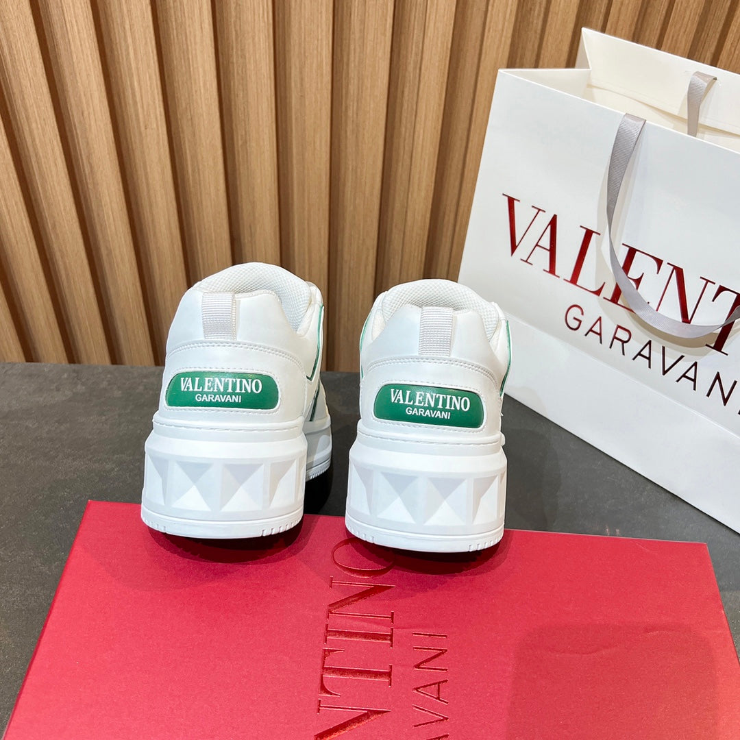 LuxluxHouse Best Quality Shoes Valentino