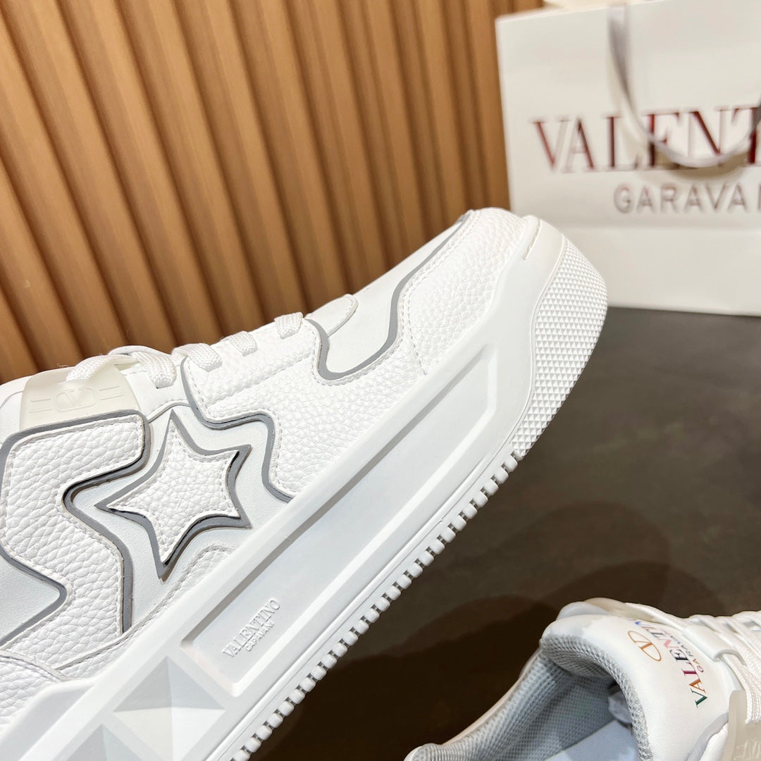 LuxluxHouse Best Quality Shoes Valentino