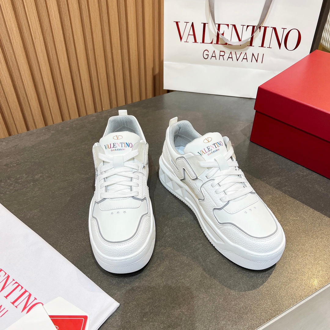 LuxluxHouse Best Quality Shoes Valentino