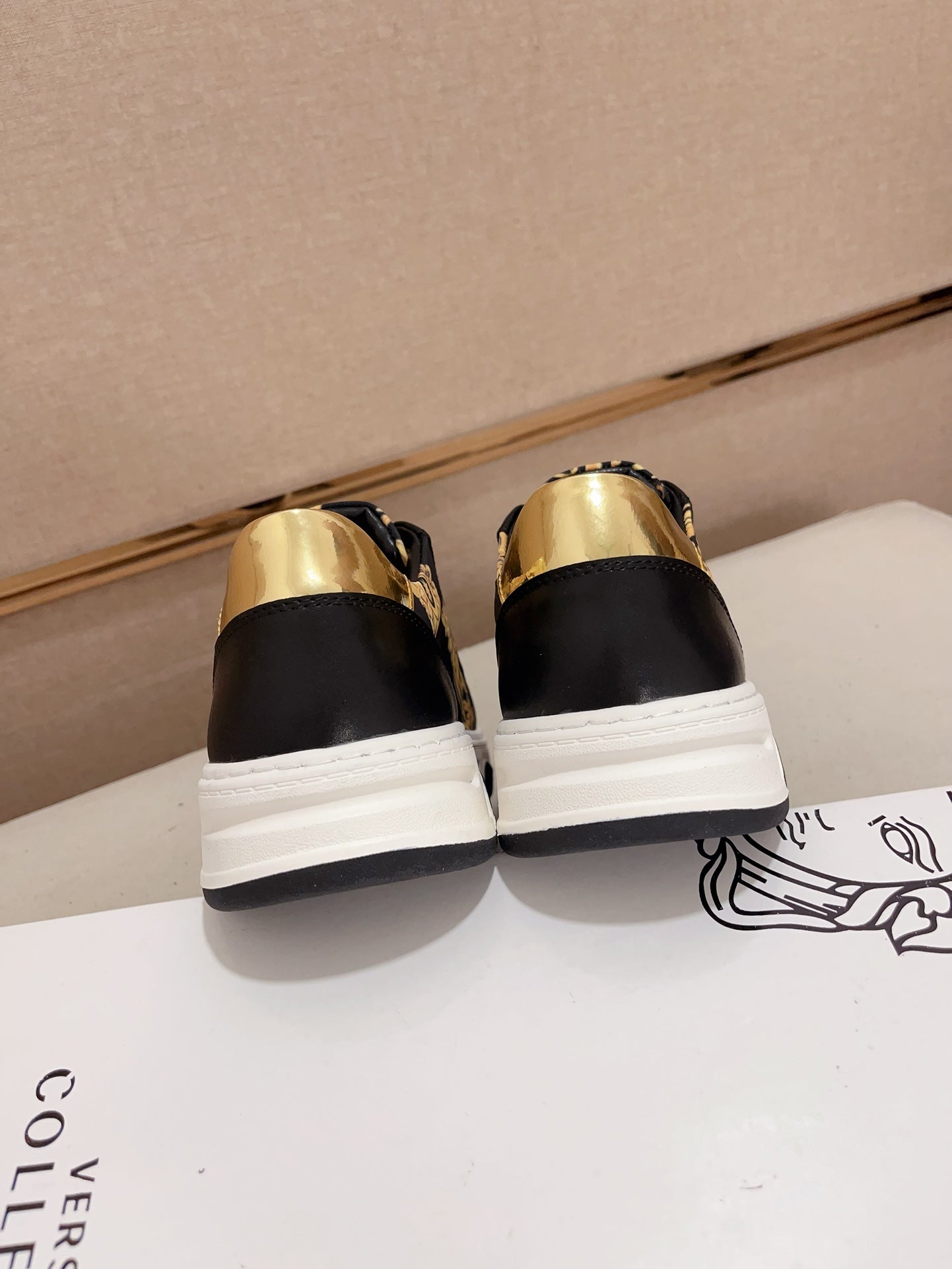 LuxluxHouse Best Quality Shoes Versace