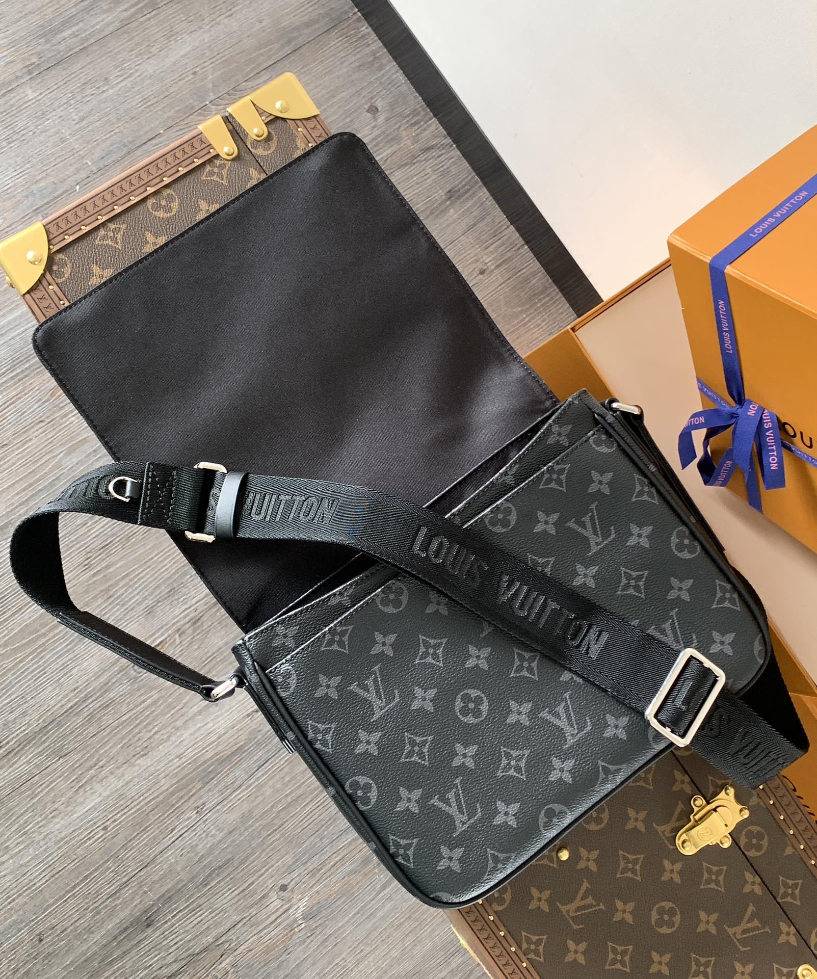 LuxluxHouse Best Quality Bags Louis Vuitton Men