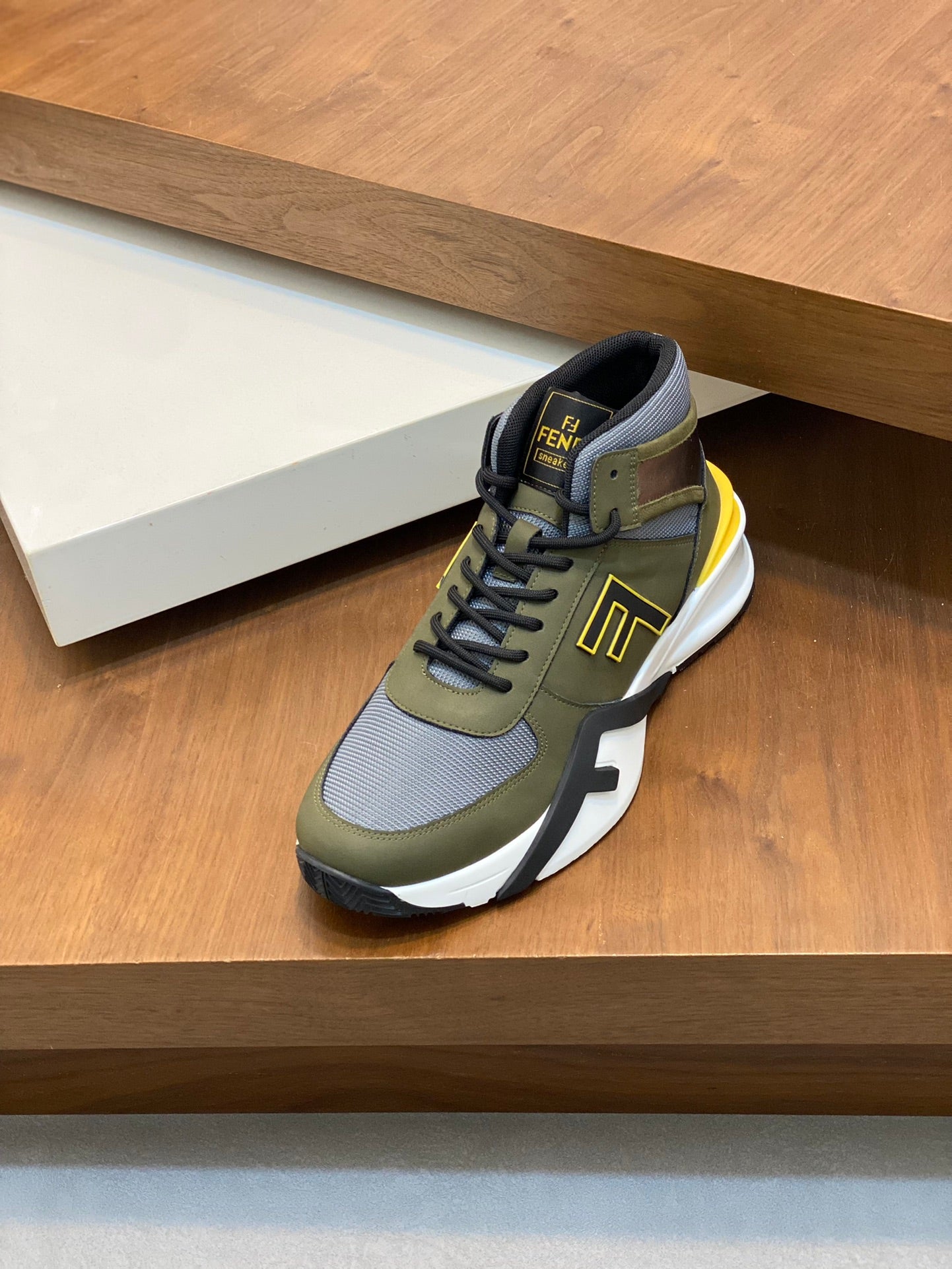 LuxluxHouse Best Quality Shoes Fendi