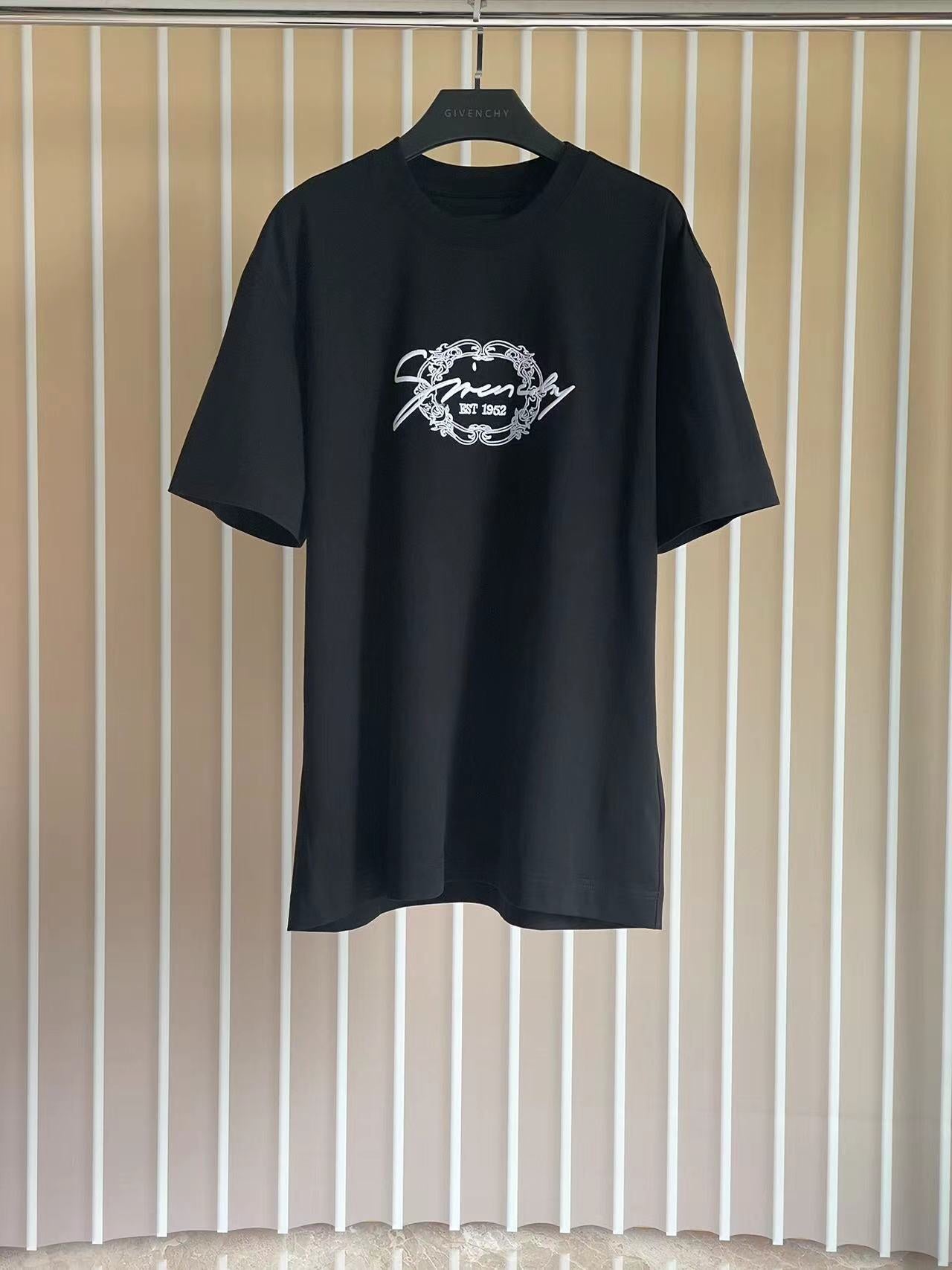LuxluxHouse Best Quality Clothes Givenchy T-shirt