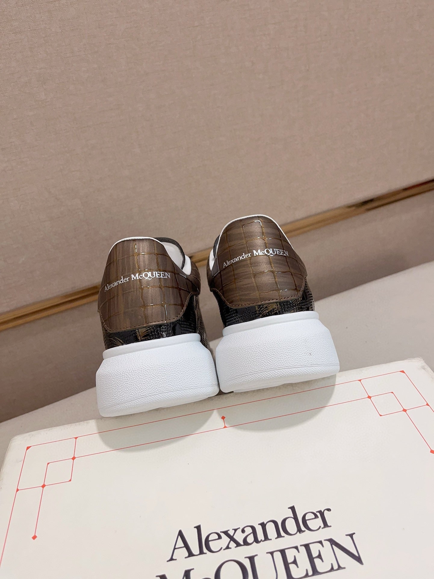 LuxluxHouse Best Quality Shoes Alexander McQueen