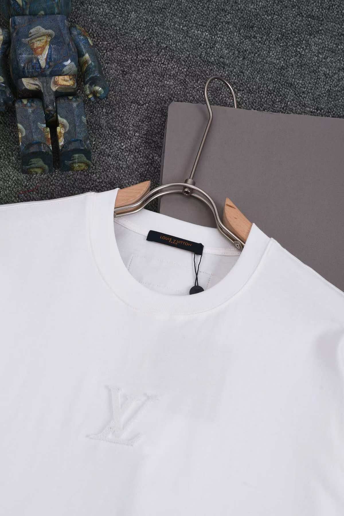 LuxluxHouse Best Quality Clothes T-shirt Louis Vuitton