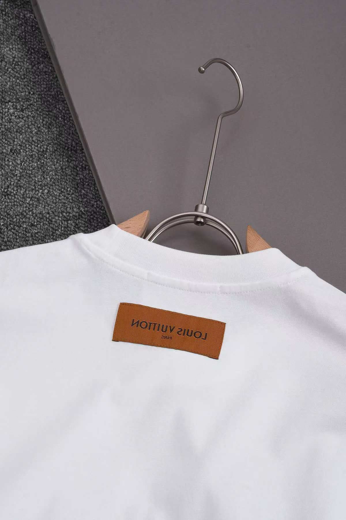 LuxluxHouse Best Quality Clothes T-shirt Louis Vuitton