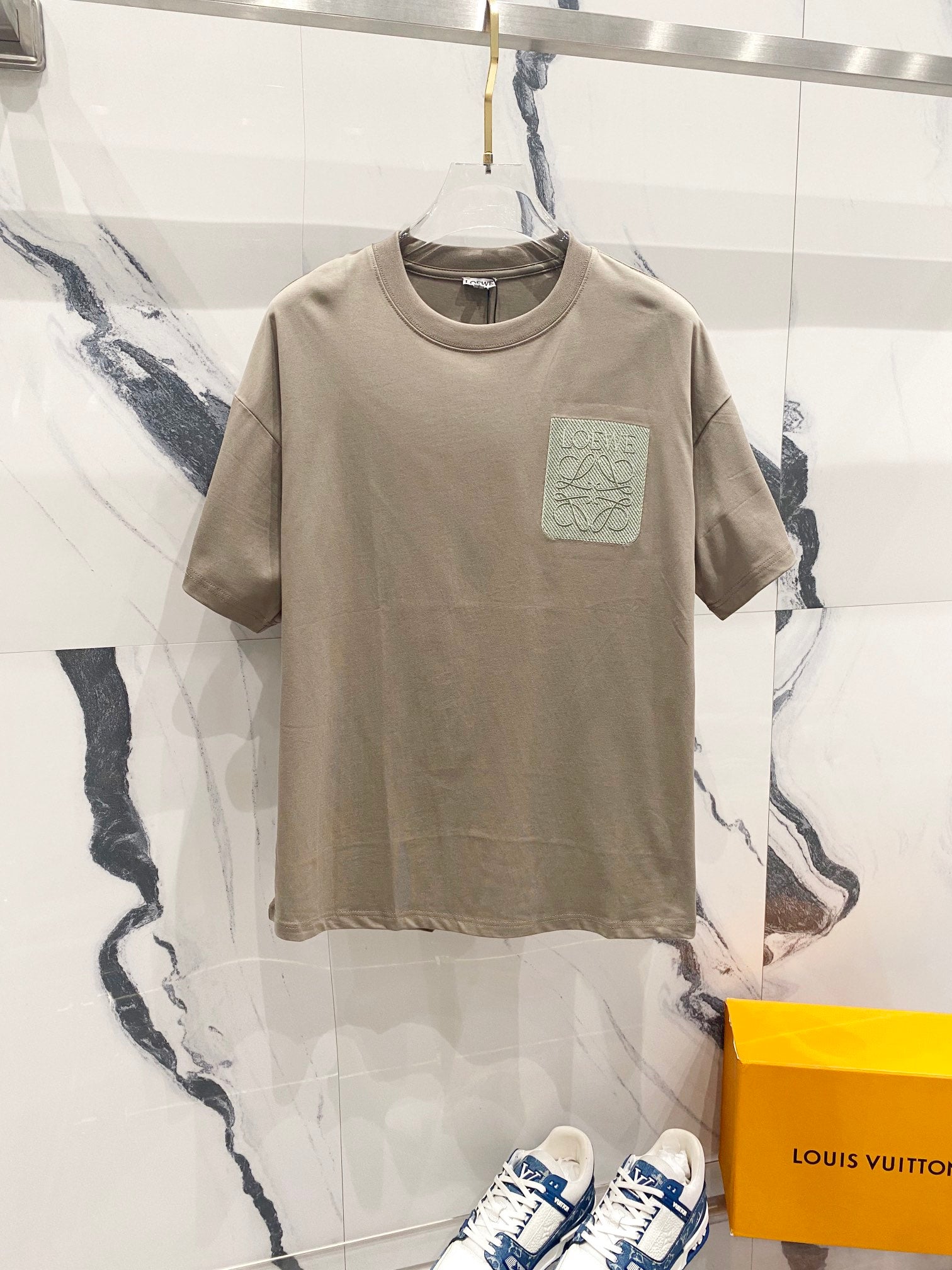 LuxluxHouse Best Quality Clothes T-shirt Loewe