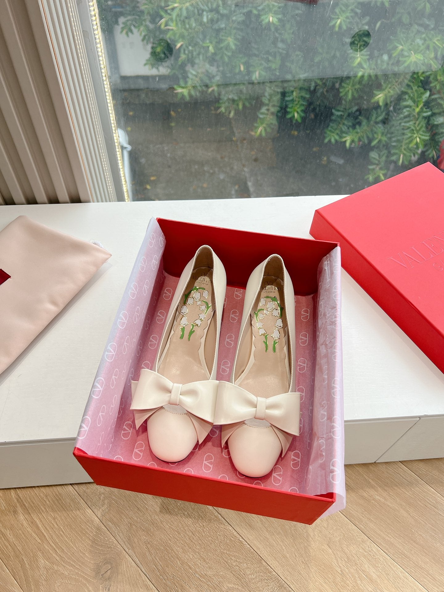 LuxluxHouse Best Quality Valentino Women Shoes