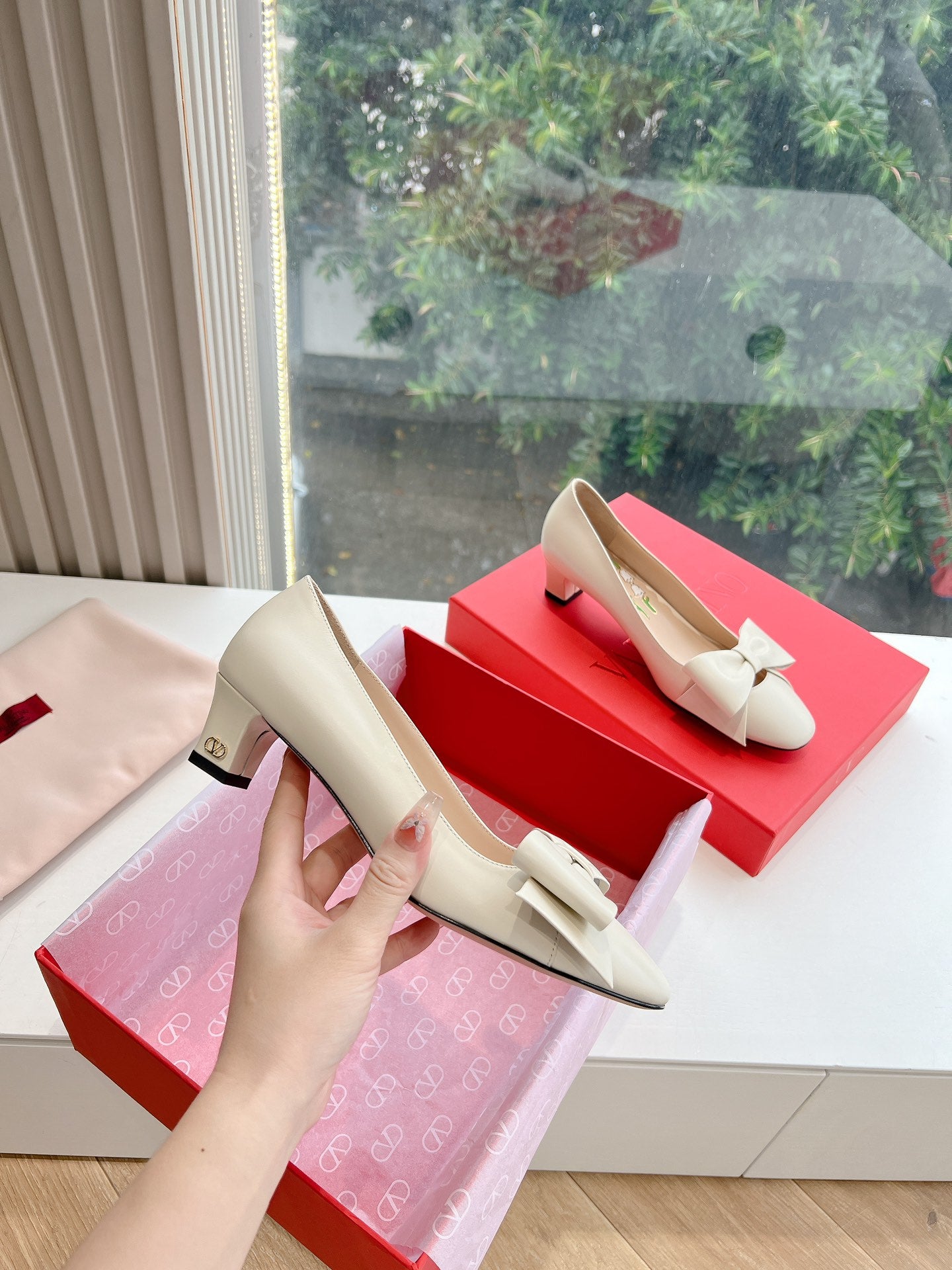 LuxluxHouse Best Quality Valentino Women Shoes