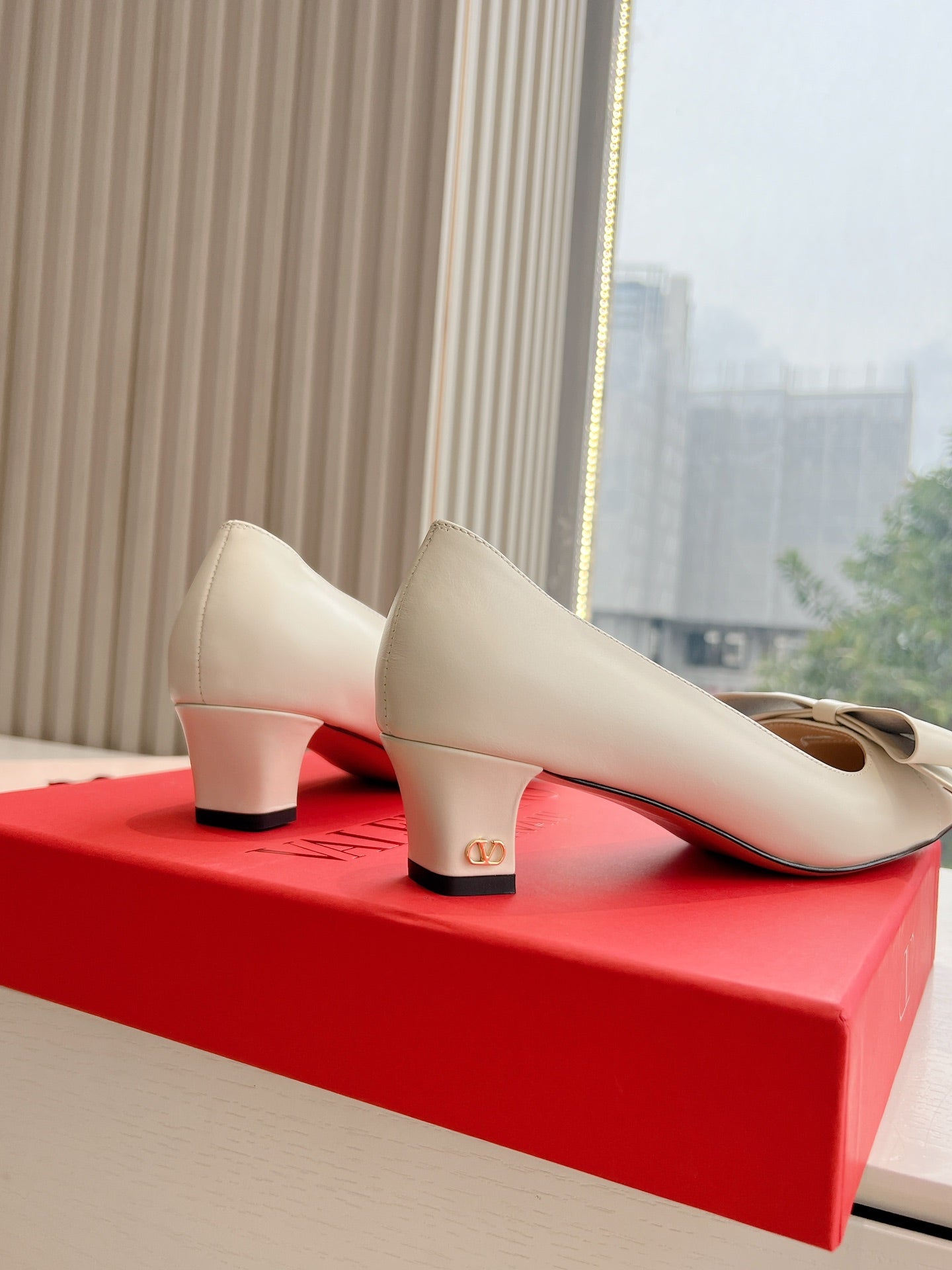 LuxluxHouse Best Quality Valentino Women Shoes