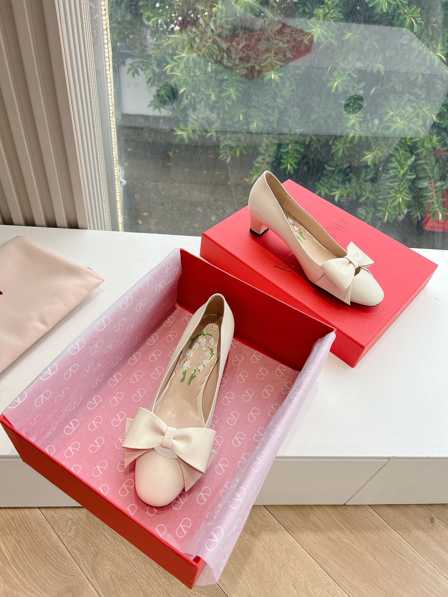 LuxluxHouse Best Quality Valentino Women Shoes