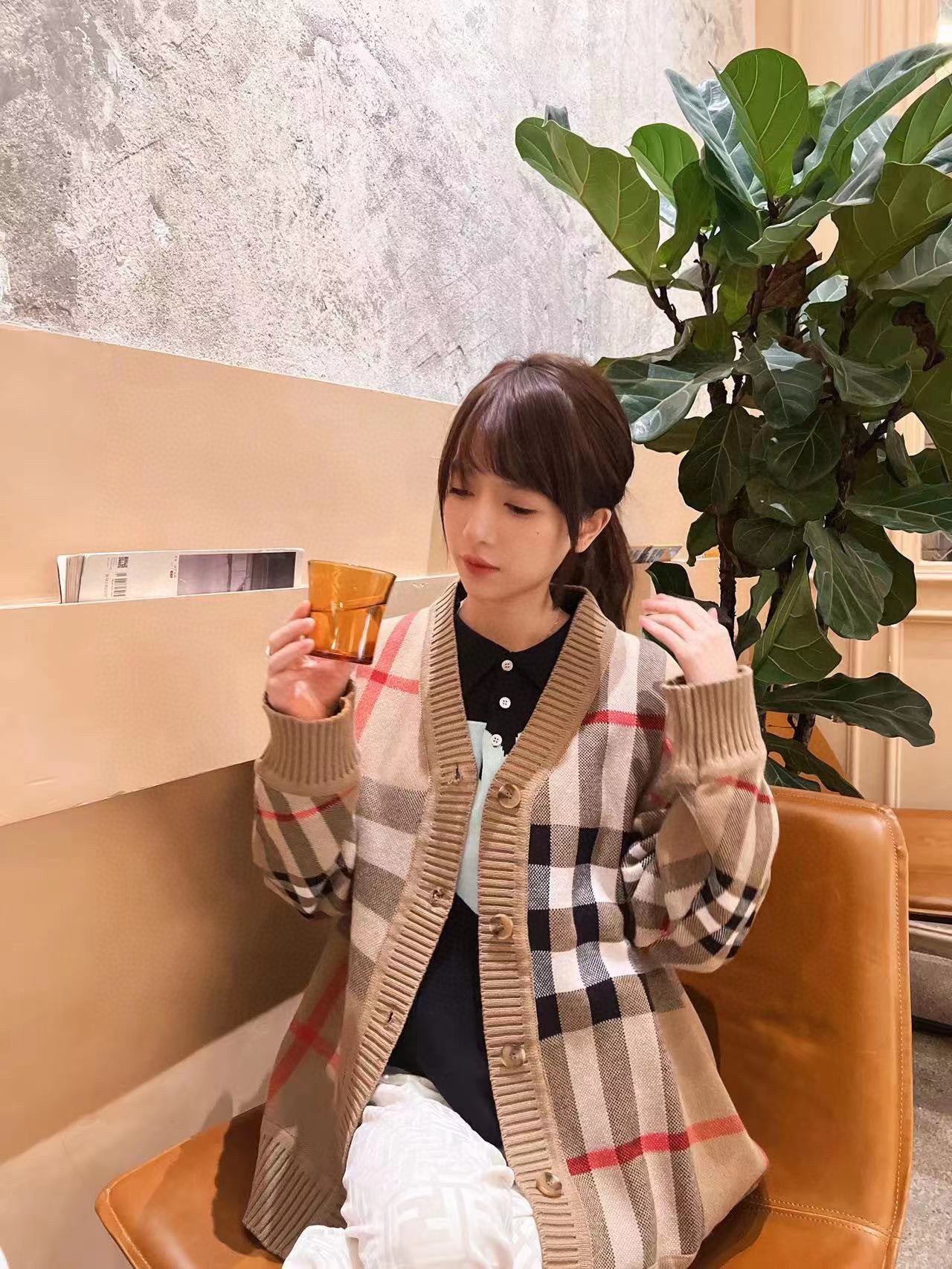 LuxluxHouse Best Quality Clothes Burberry Hoodie & Sweater