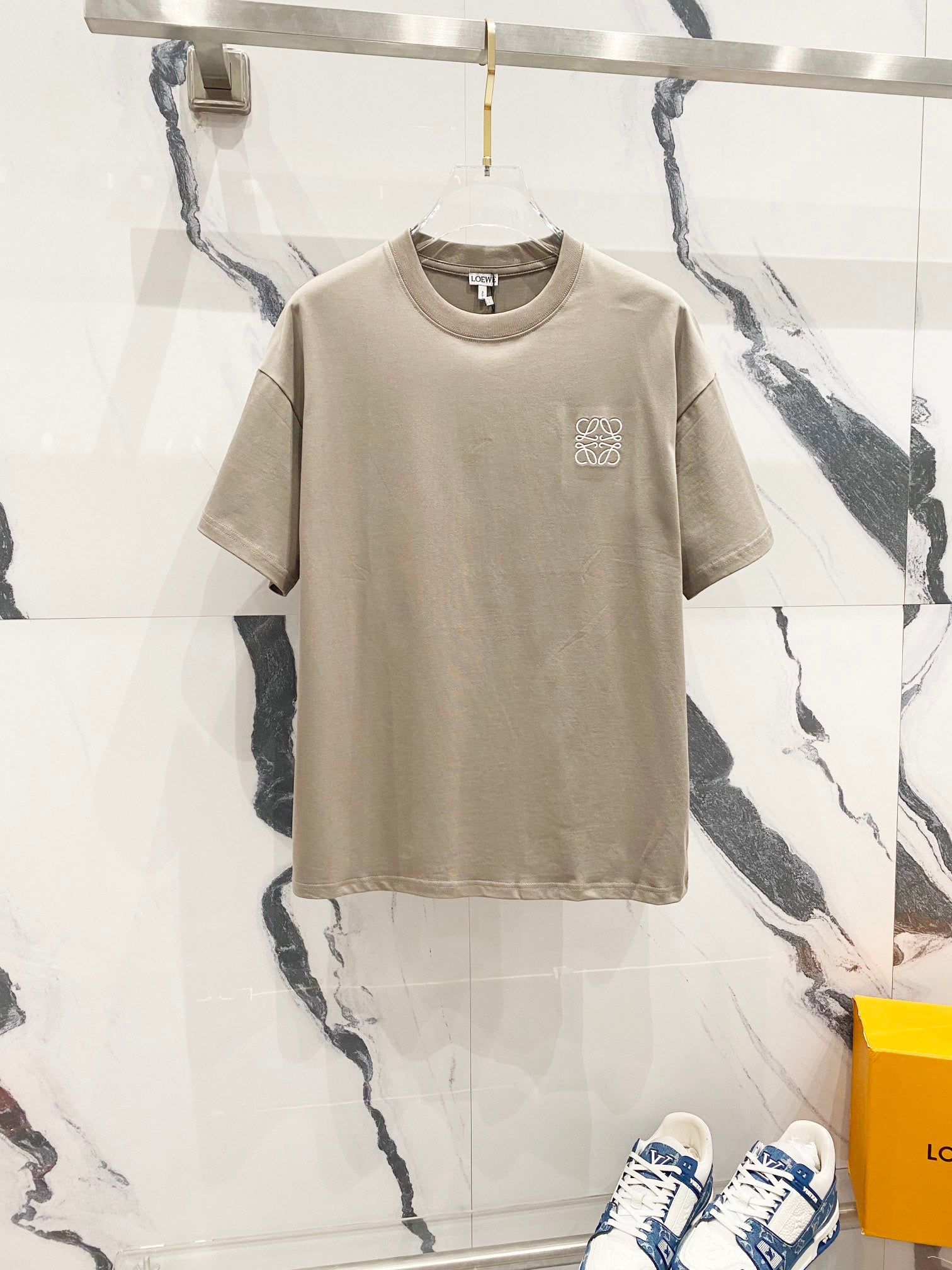 LuxluxHouse Best Quality Clothes T-shirt Loewe