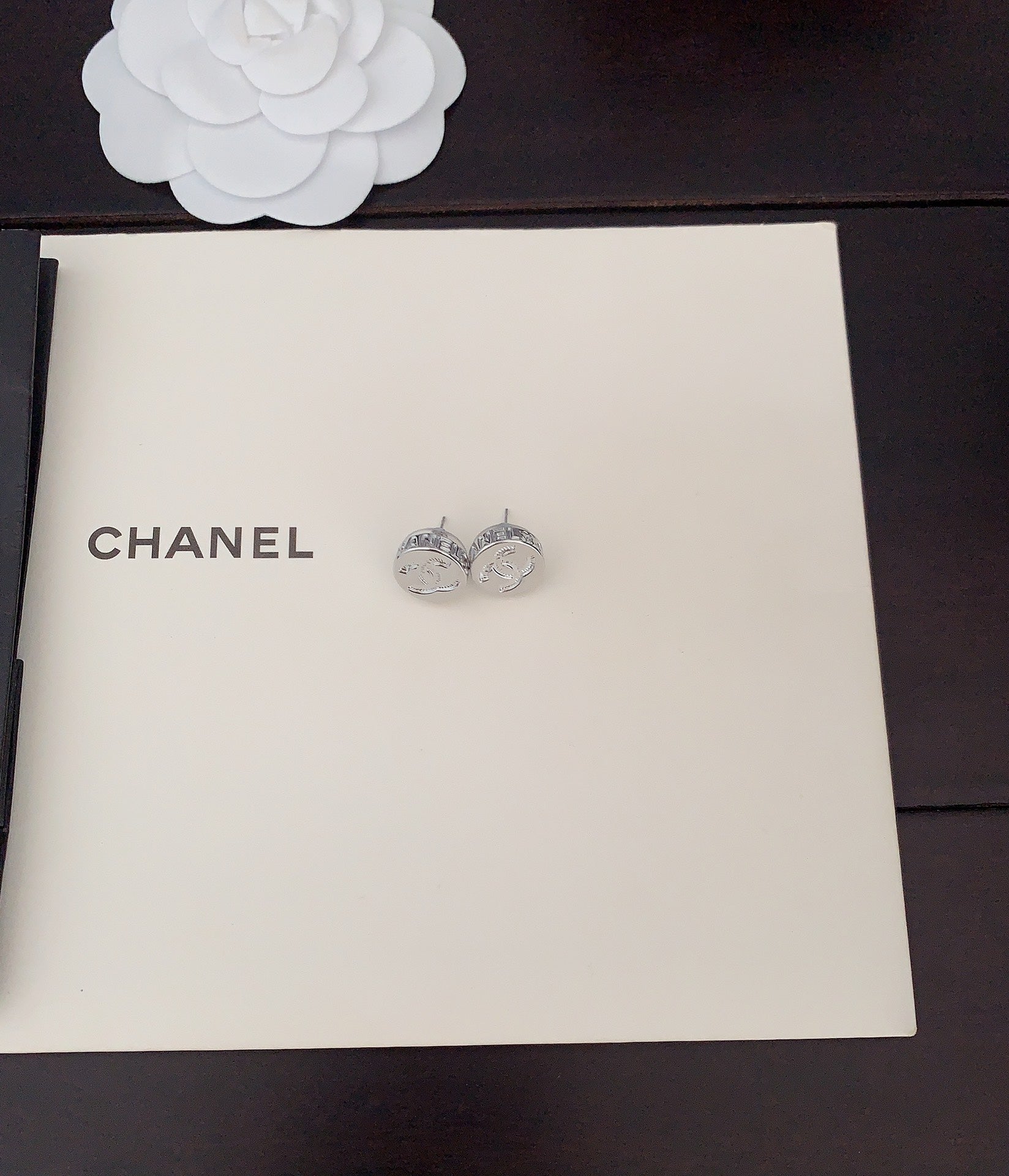 LuxluxHouse Best Quality Accessories Chanel