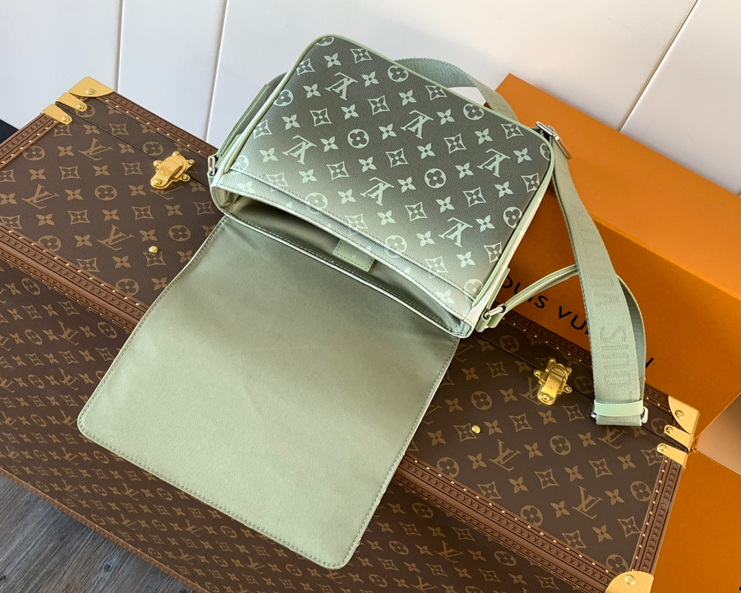 LuxluxHouse Best Quality Bags Louis Vuitton Men