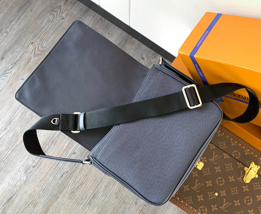 LuxluxHouse Best Quality Bags Louis Vuitton Men