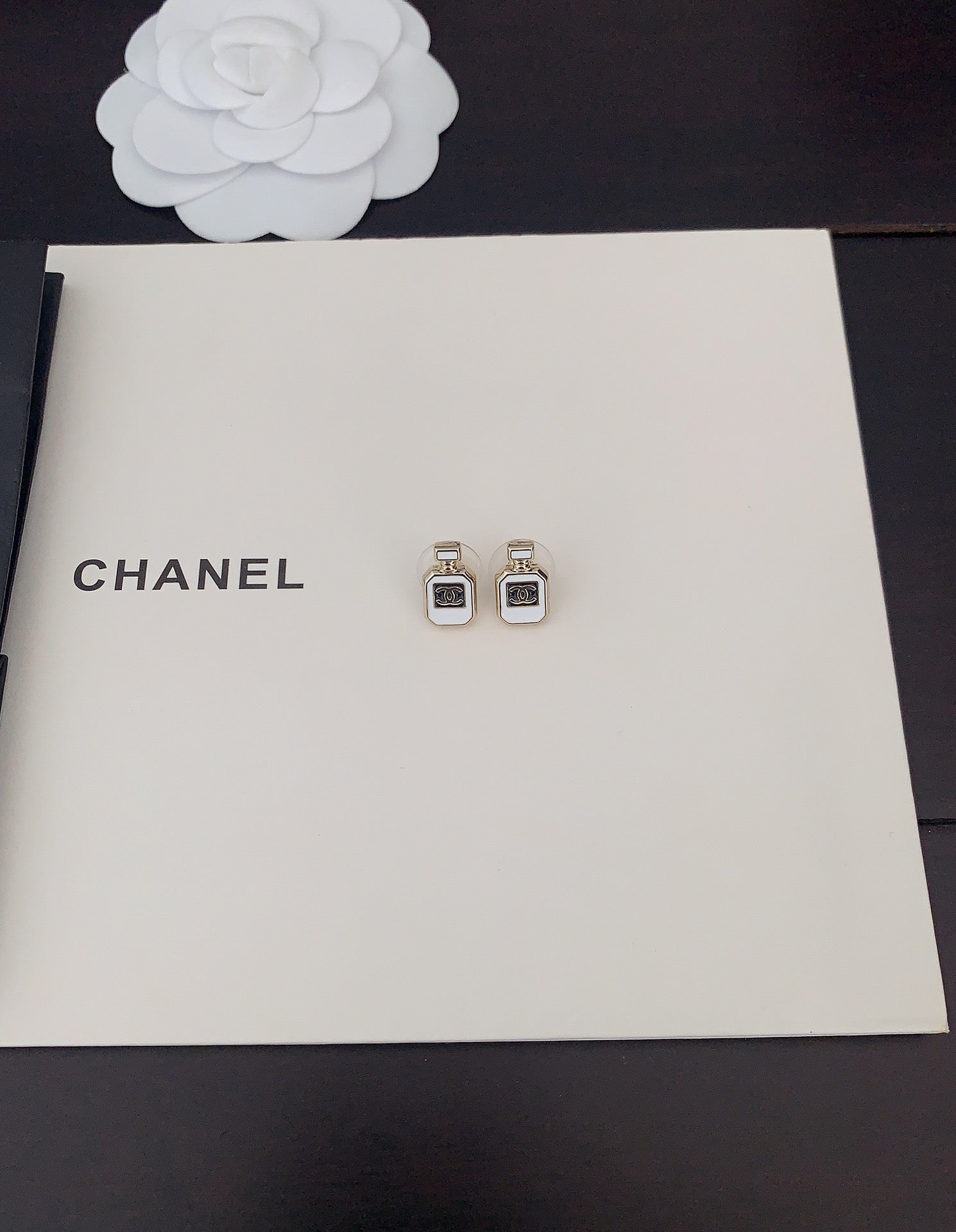 LuxluxHouse Best Quality Accessories Chanel