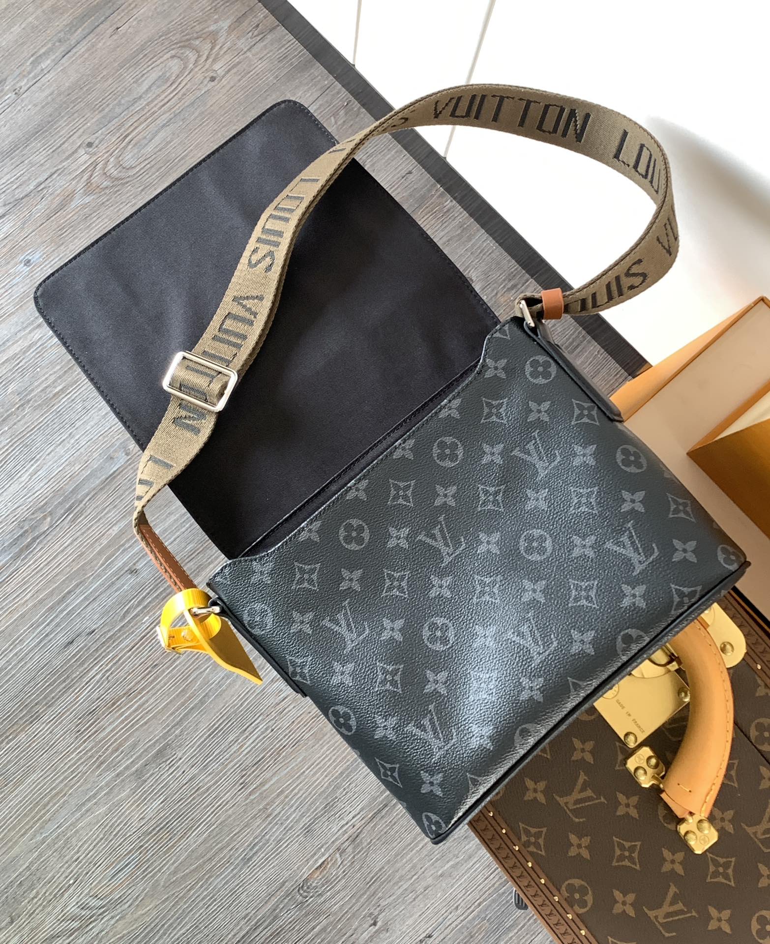 LuxluxHouse Best Quality Bags Louis Vuitton Men