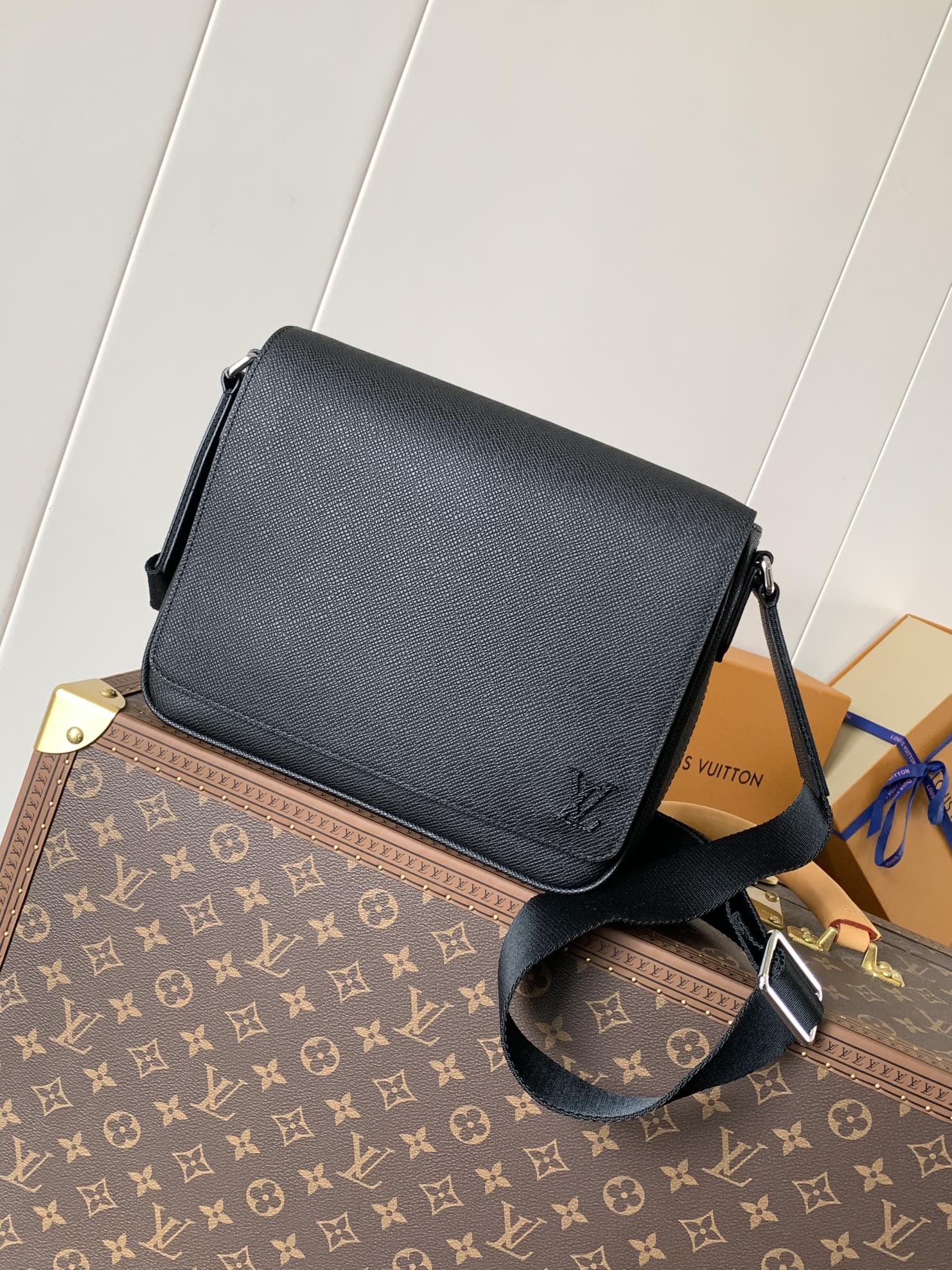 LuxluxHouse Best Quality Bags Louis Vuitton Men