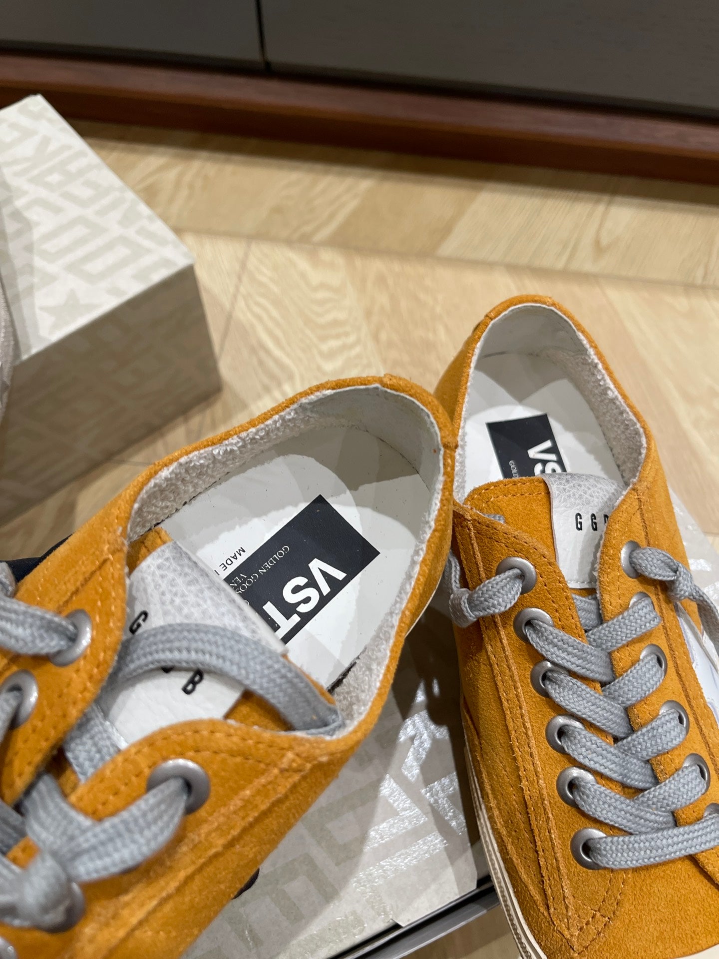 LuxluxHouse Best Quality Shoes Golden Goose