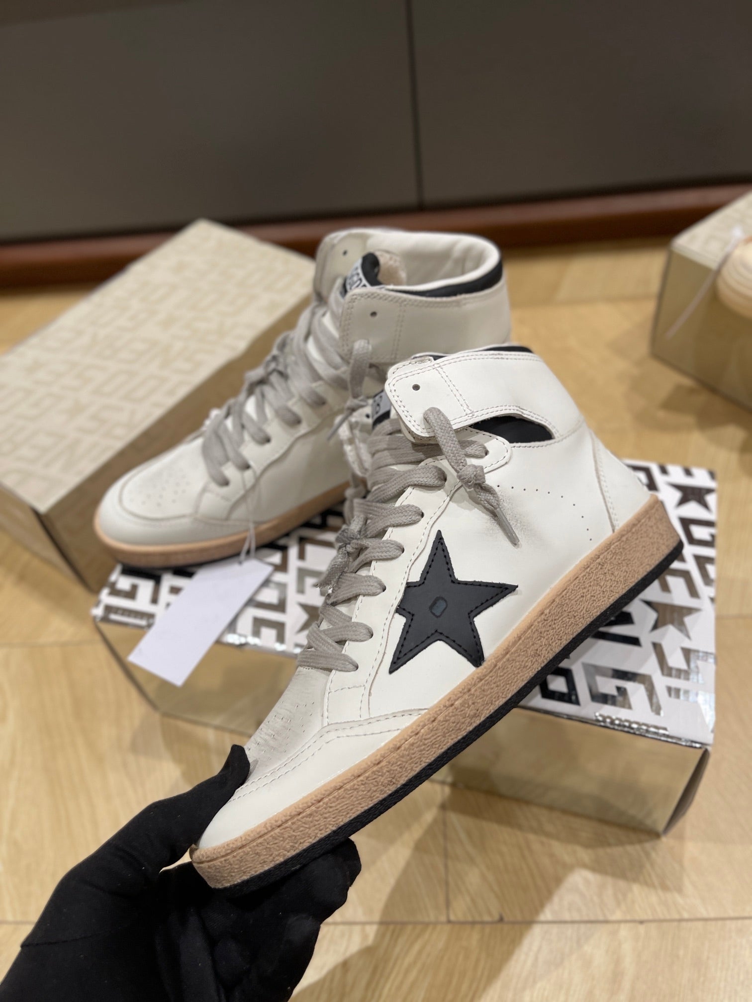 LuxluxHouse Best Quality Shoes Golden Goose