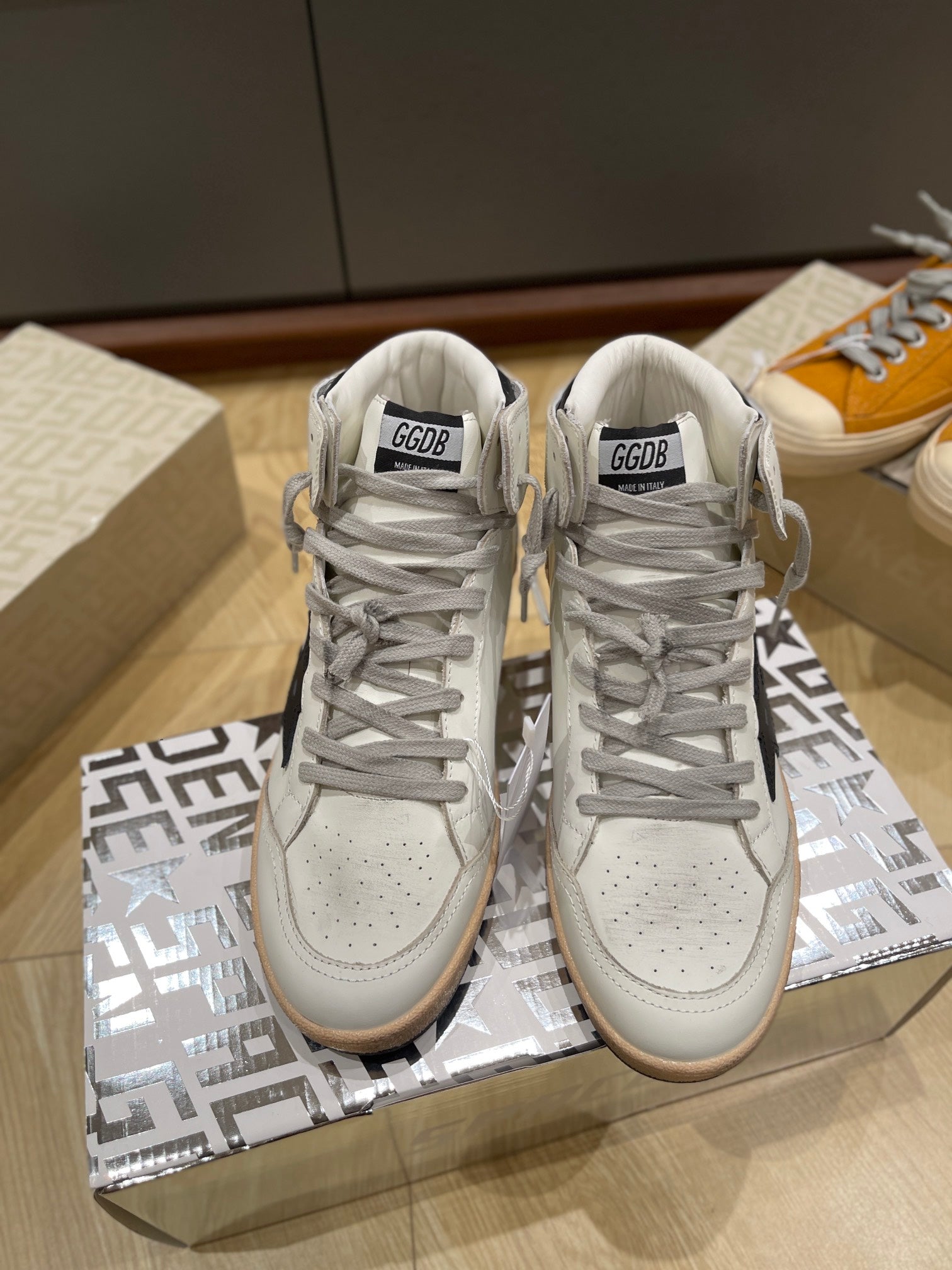 LuxluxHouse Best Quality Shoes Golden Goose
