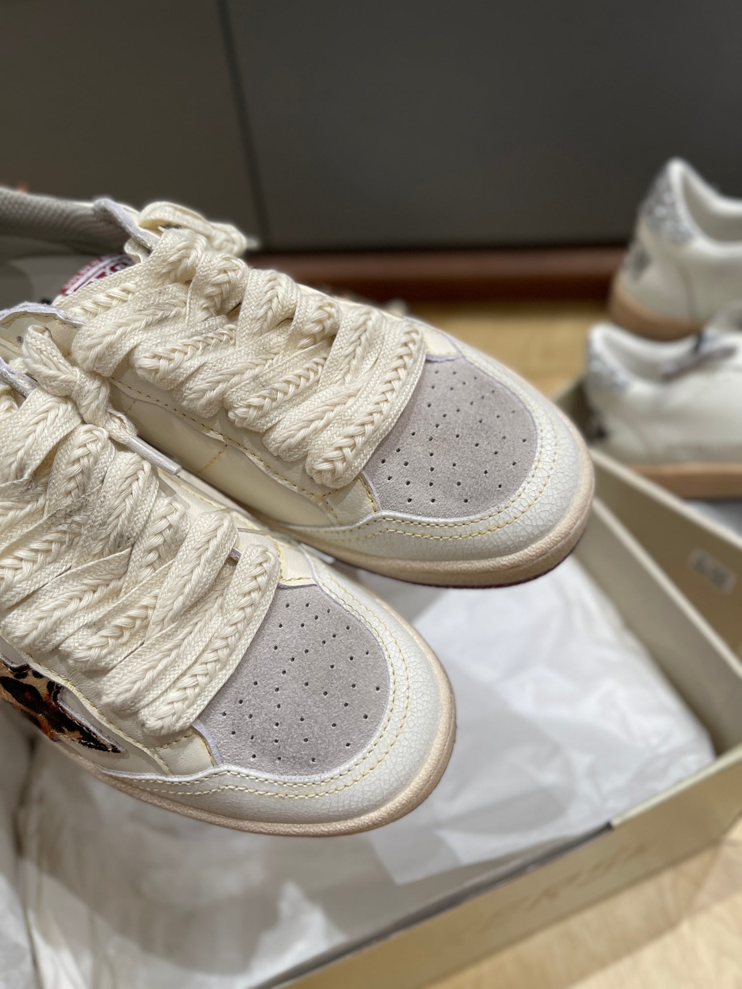 LuxluxHouse Best Quality Shoes Golden Goose