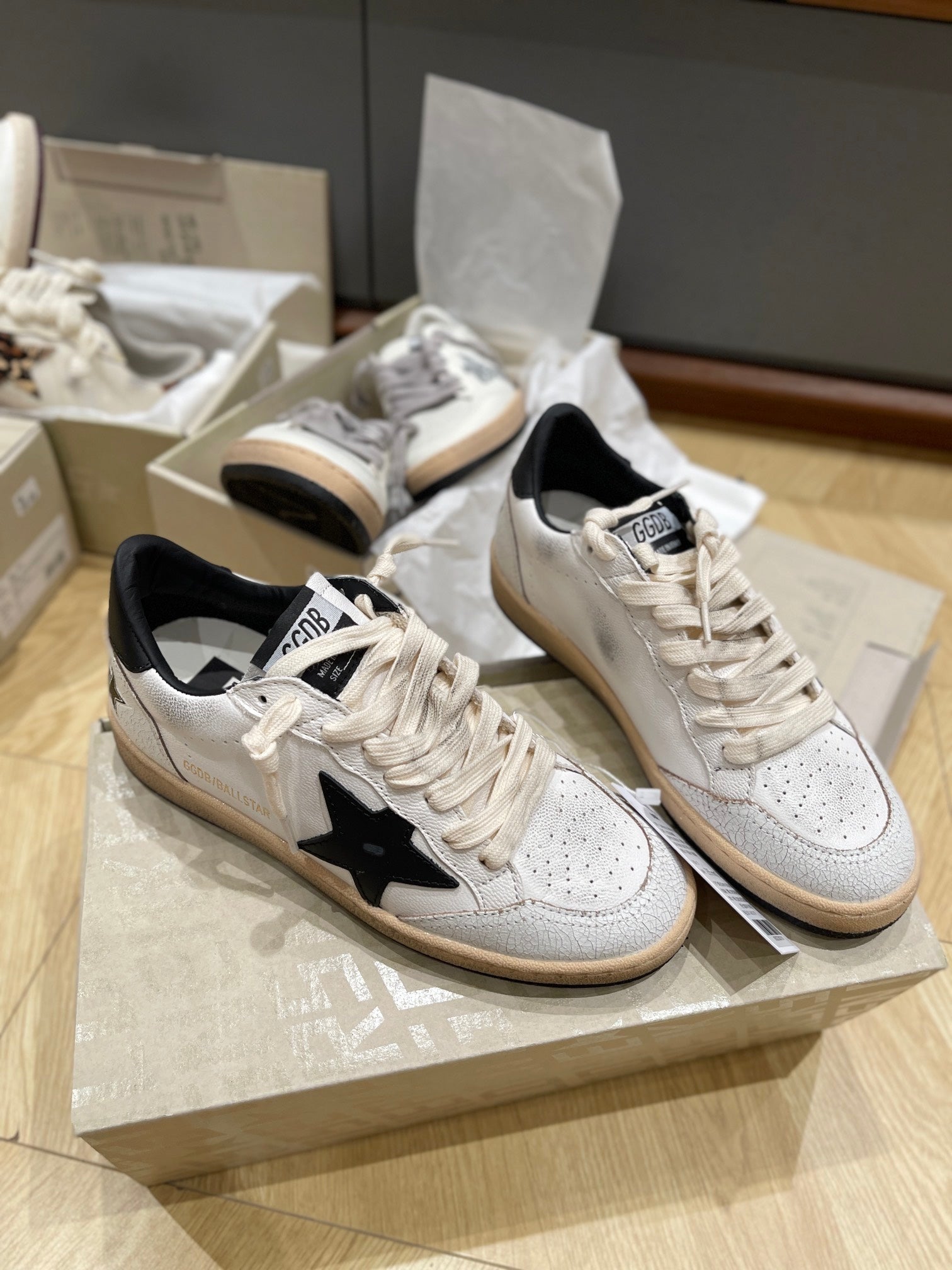 LuxluxHouse Best Quality Shoes Golden Goose