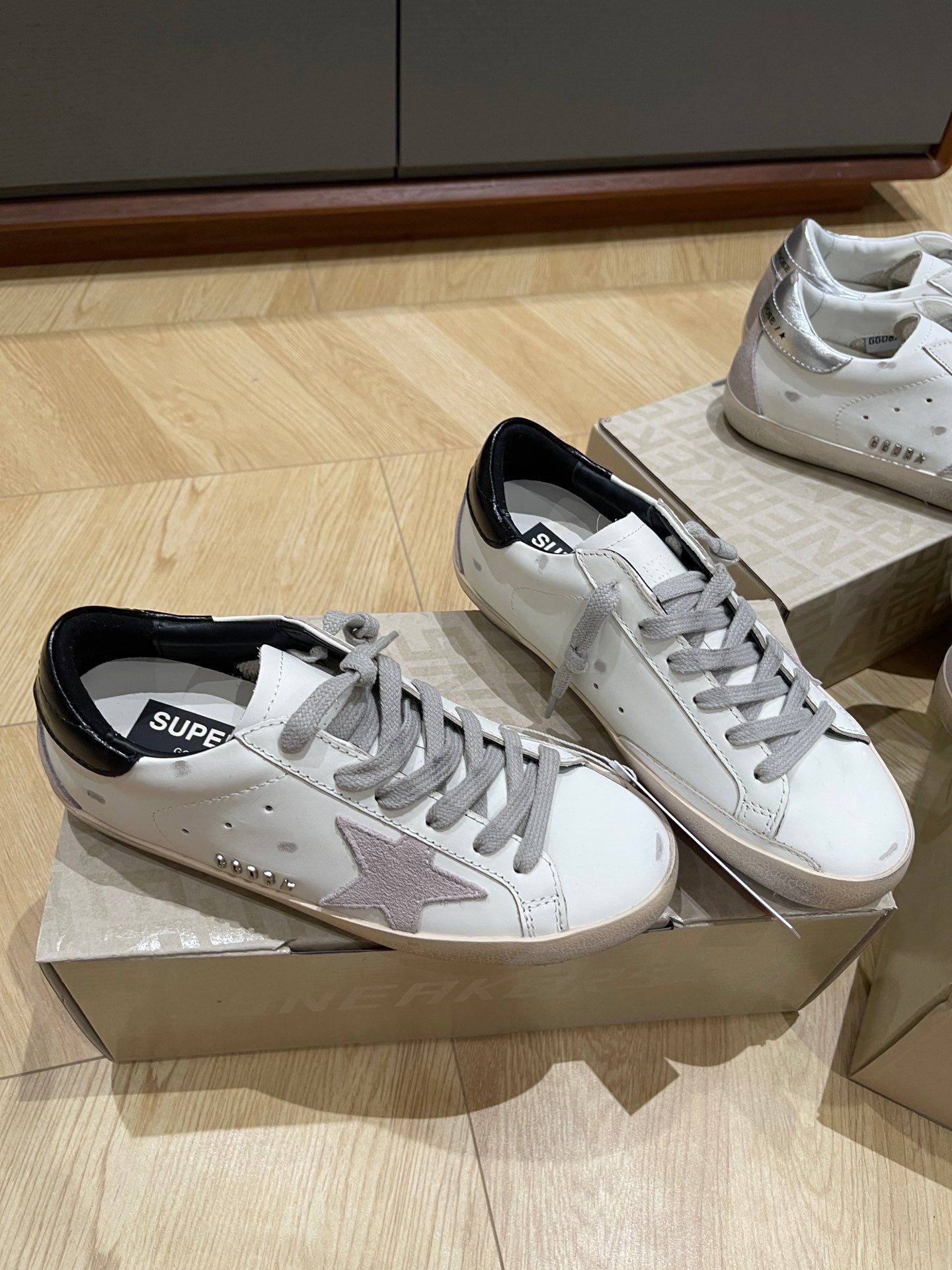 LuxluxHouse Best Quality Shoes Golden Goose