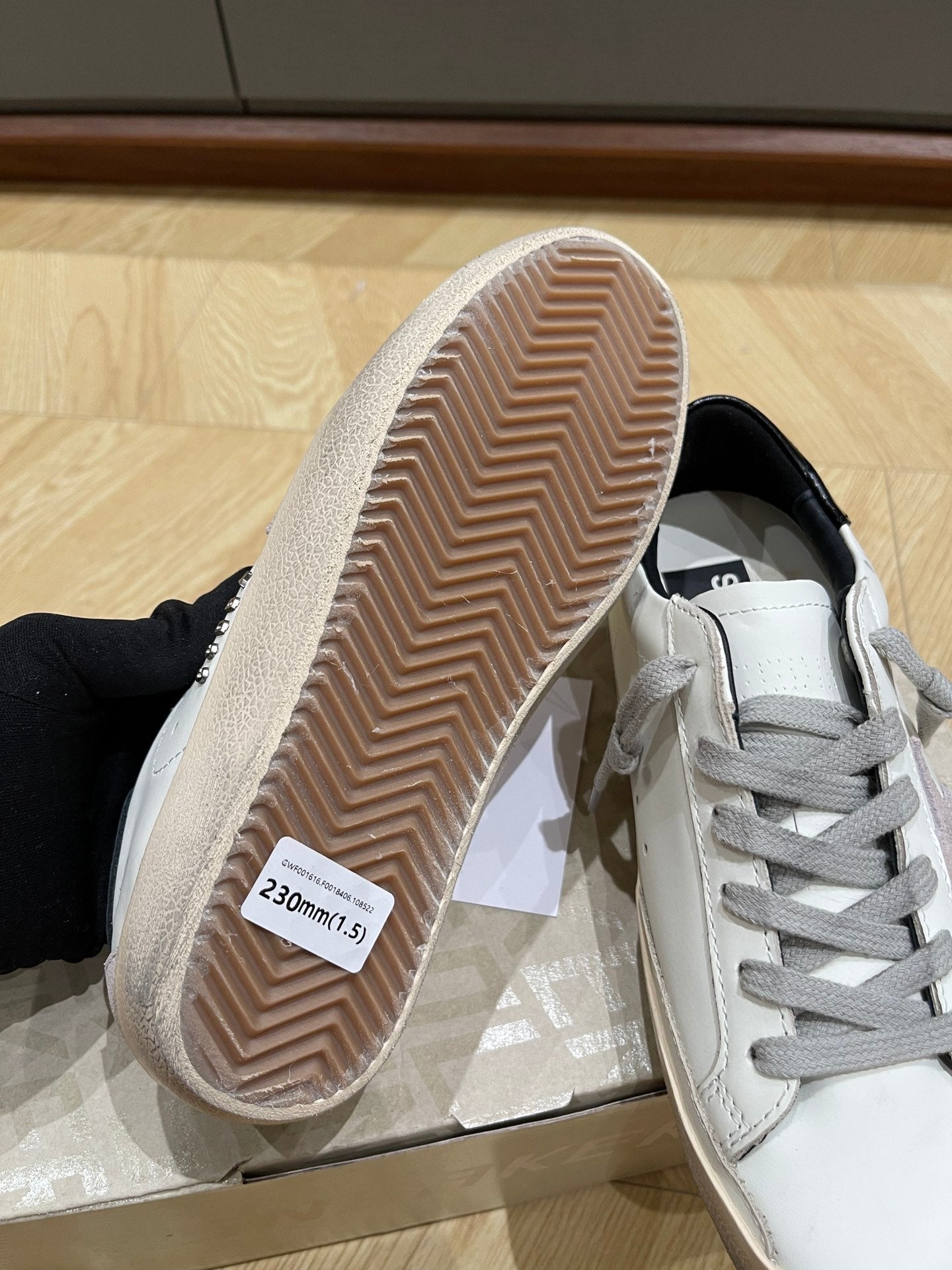 LuxluxHouse Best Quality Shoes Golden Goose