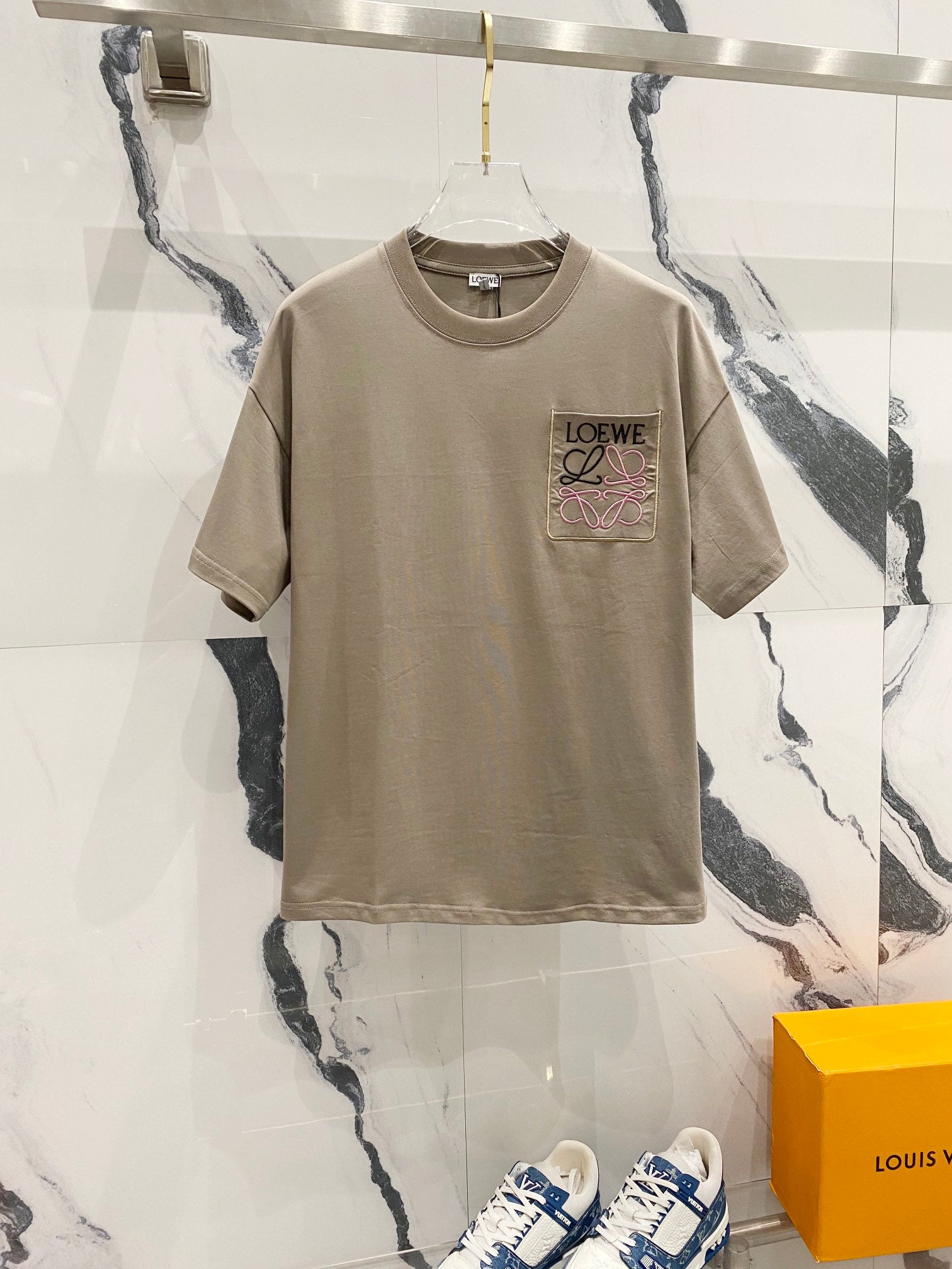 LuxluxHouse Best Quality Clothes T-shirt Loewe