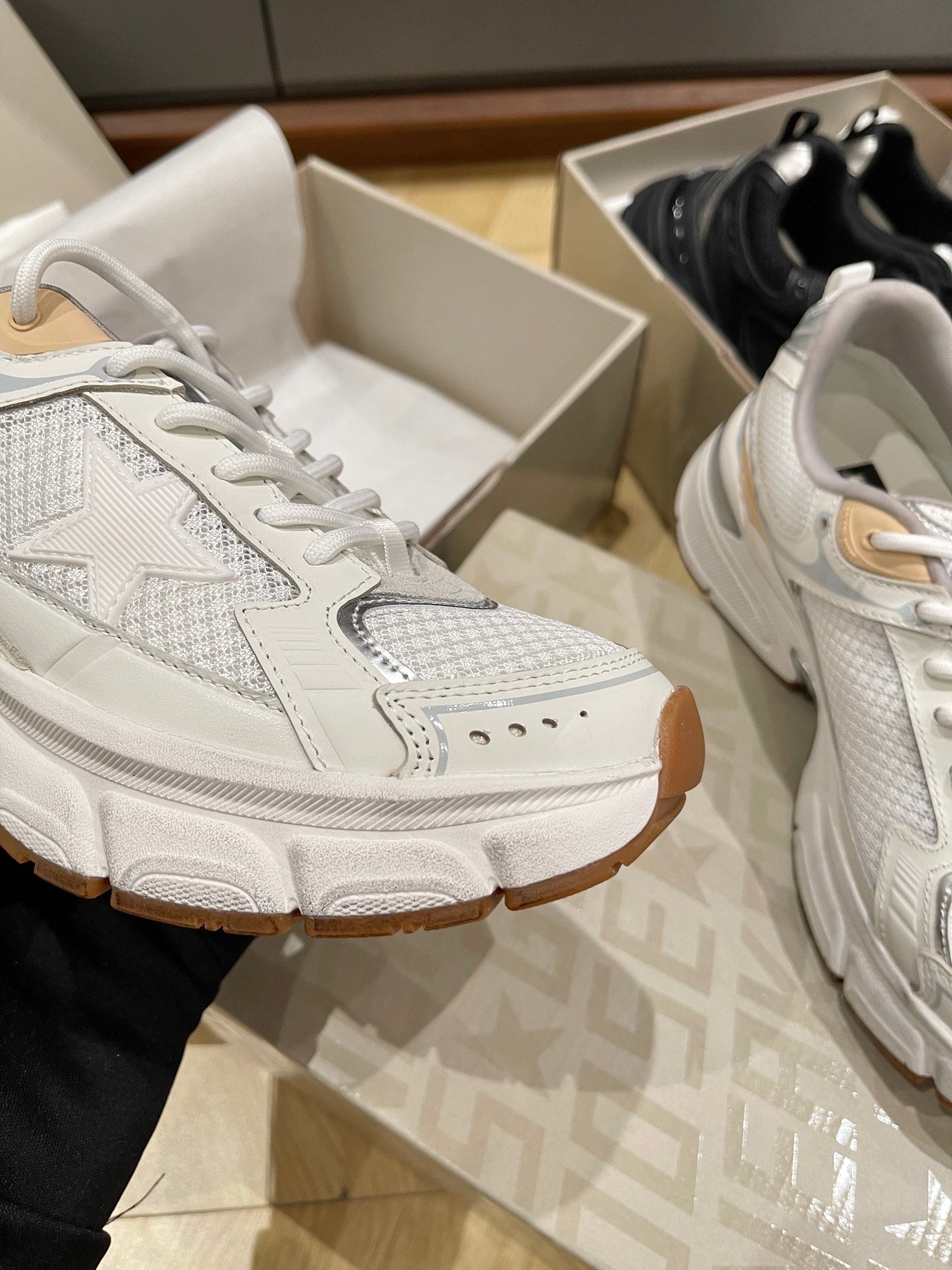 LuxluxHouse Best Quality Shoes Golden Goose