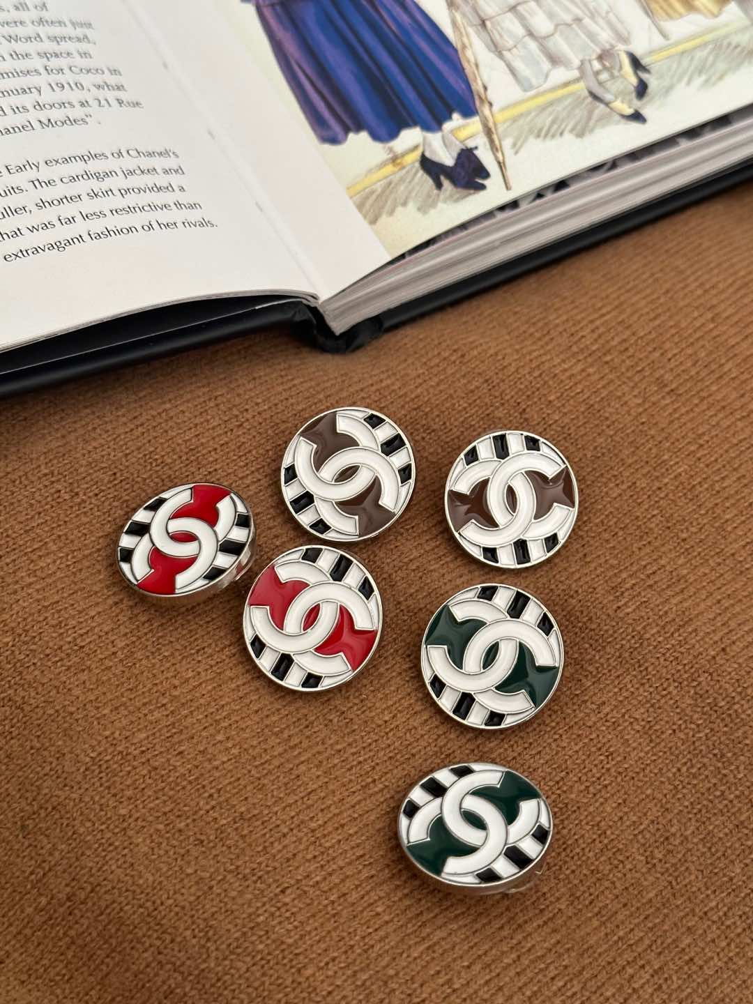 LuxluxHouse Low Price And High Quality Accessories Chanel
