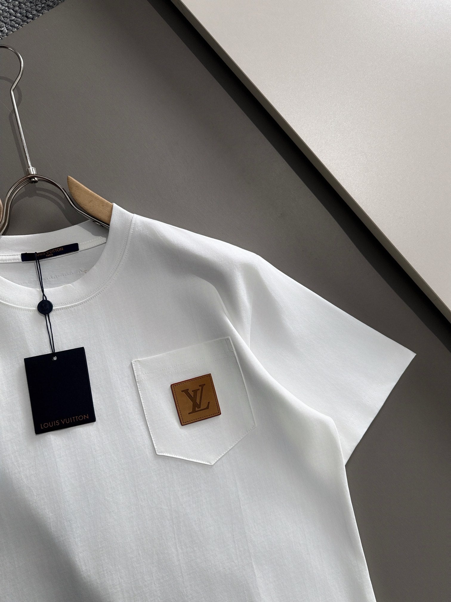 LuxluxHouse Best Quality Clothes T-shirt Louis Vuitton