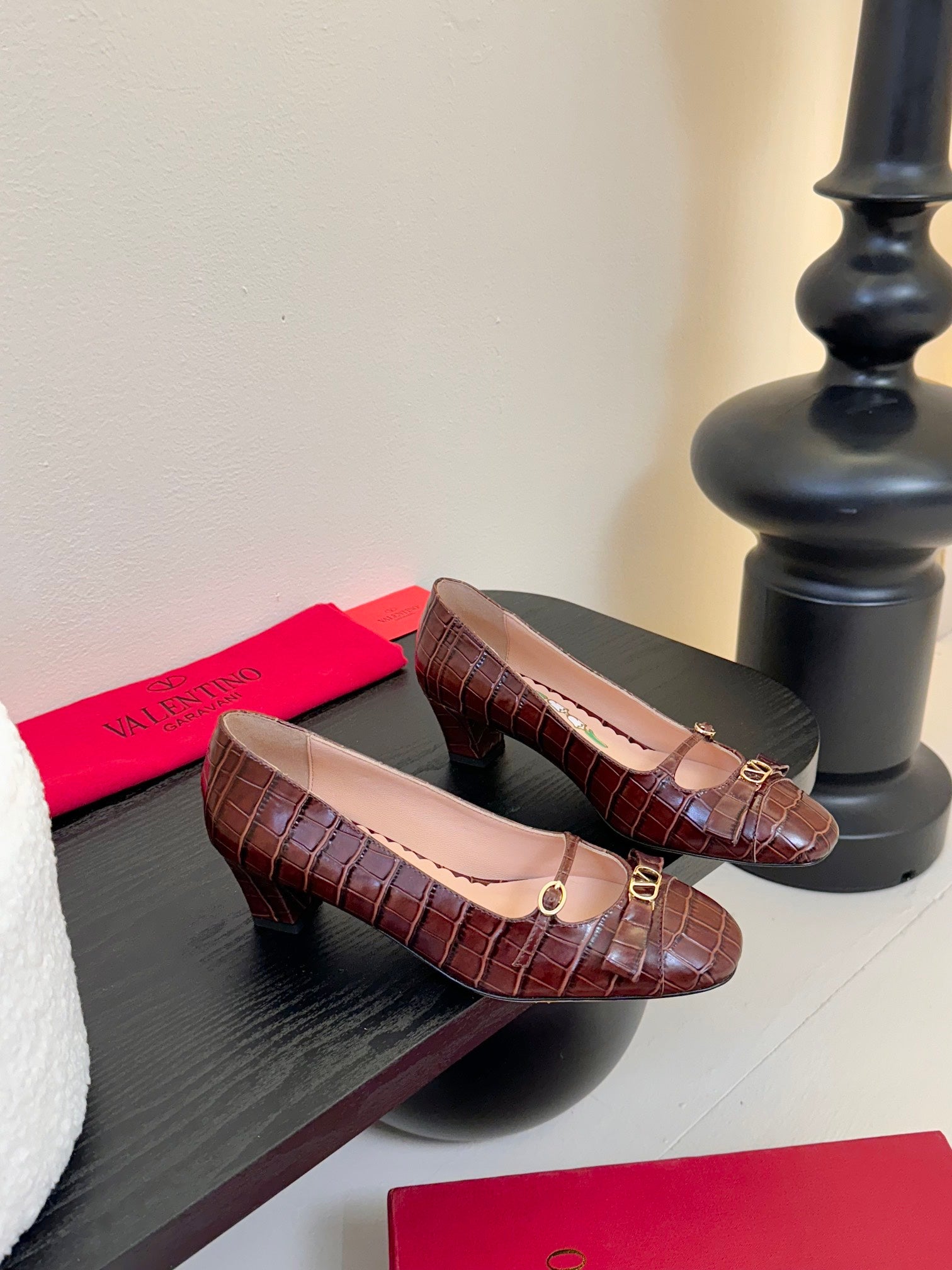 LuxluxHouse Best Quality Valentino Women Shoes