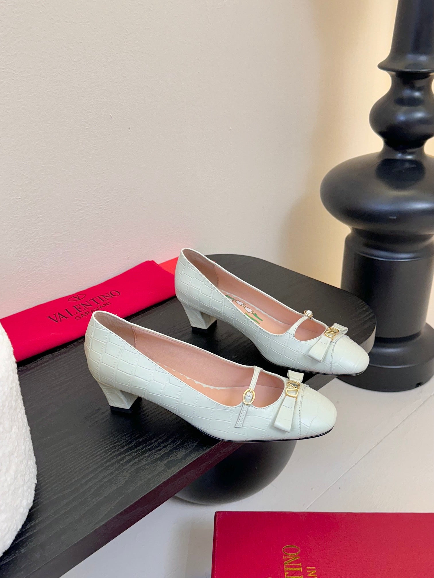 LuxluxHouse Best Quality Valentino Women Shoes