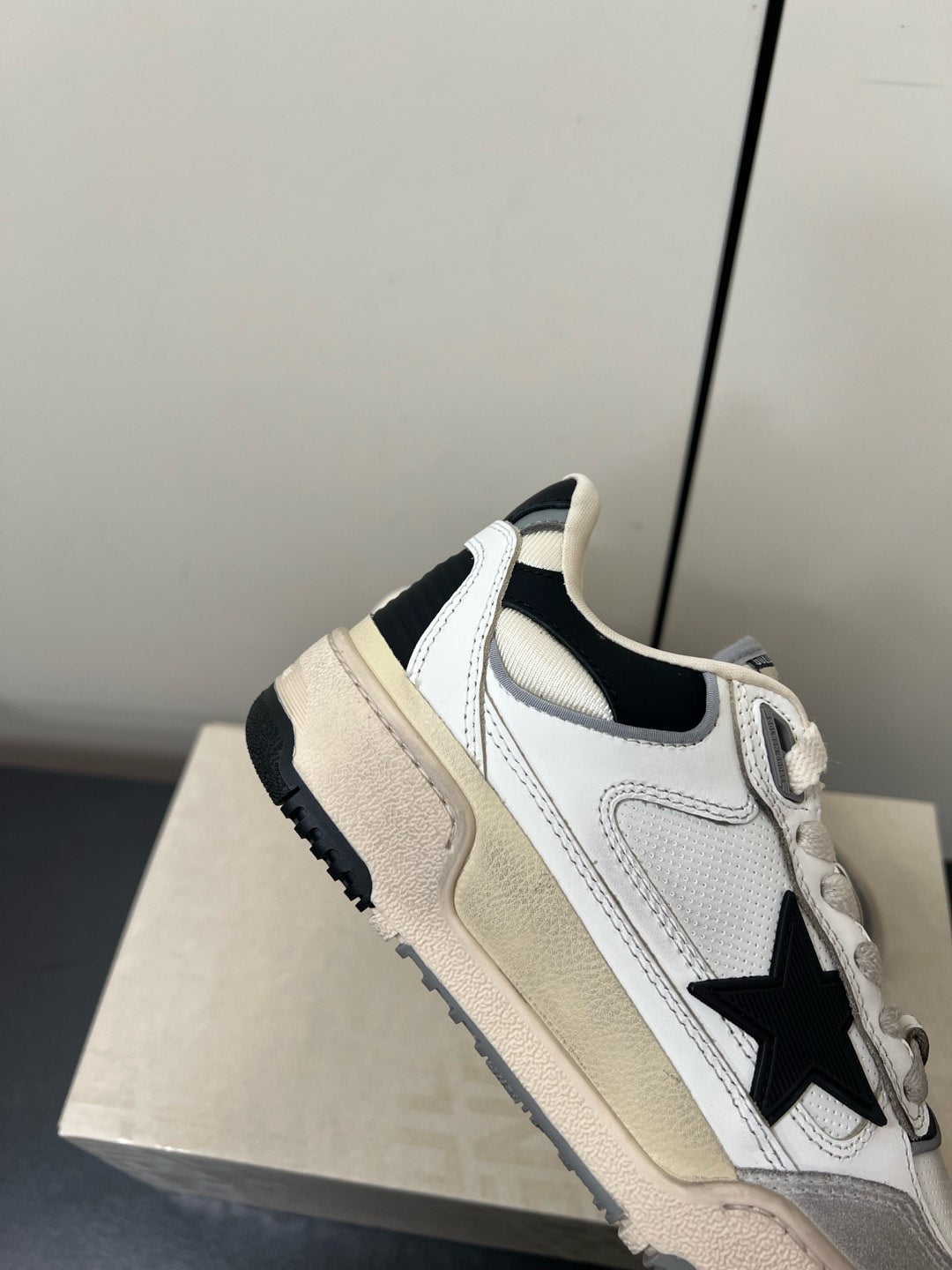 LuxluxHouse Best Quality Shoes Golden Goose