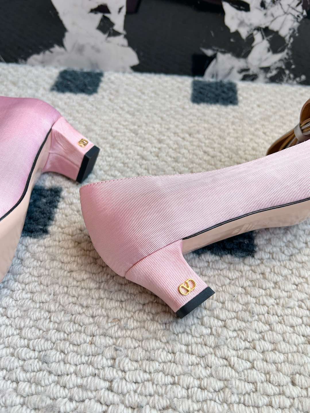 LuxluxHouse Best Quality Valentino Women Shoes