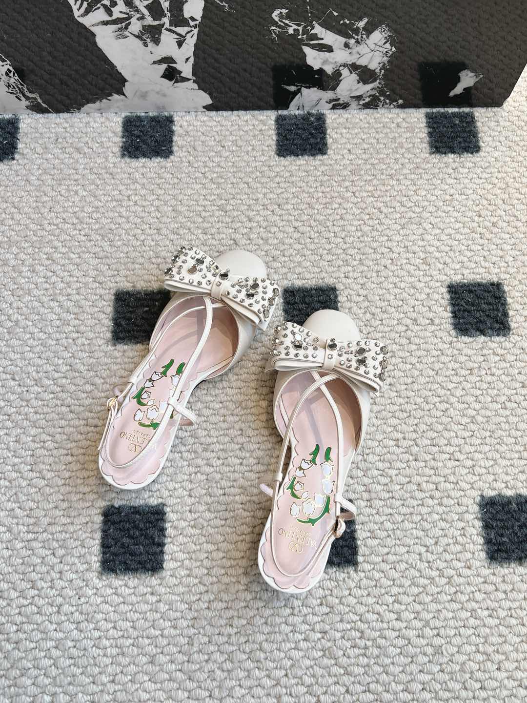 LuxluxHouse Best Quality Valentino Women Shoes
