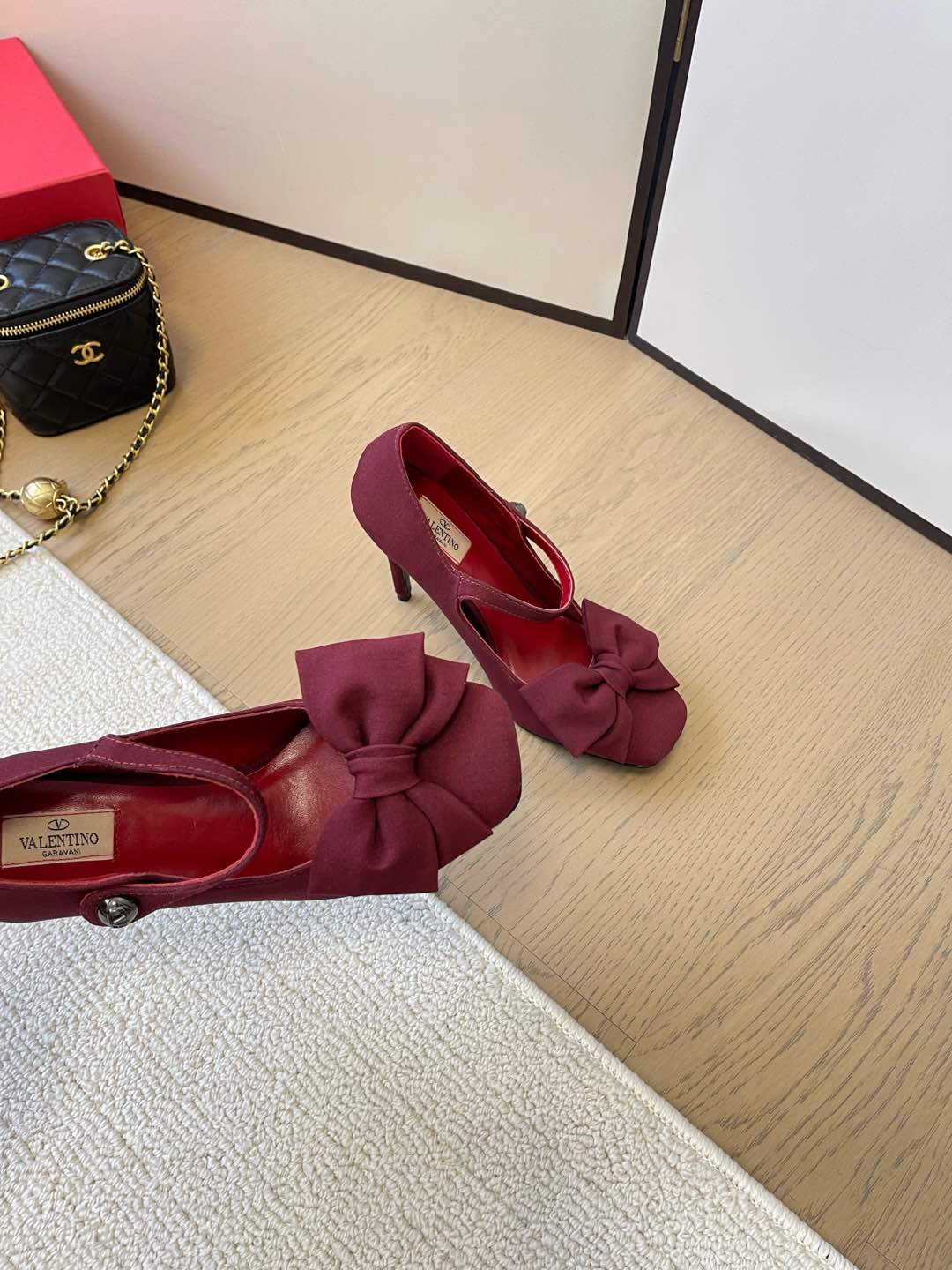 LuxluxHouse Best Quality Valentino Women Shoes