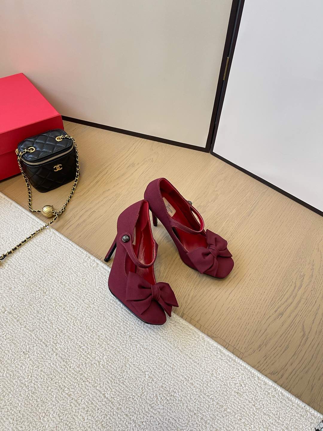 LuxluxHouse Best Quality Valentino Women Shoes