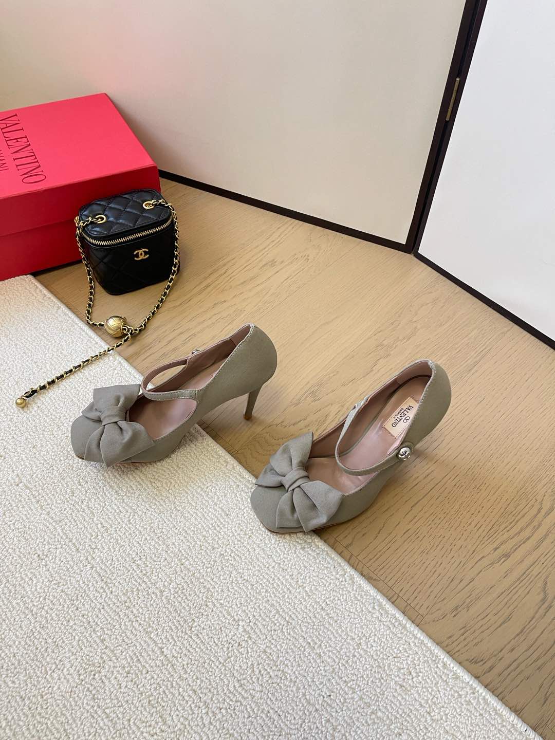 LuxluxHouse Best Quality Valentino Women Shoes