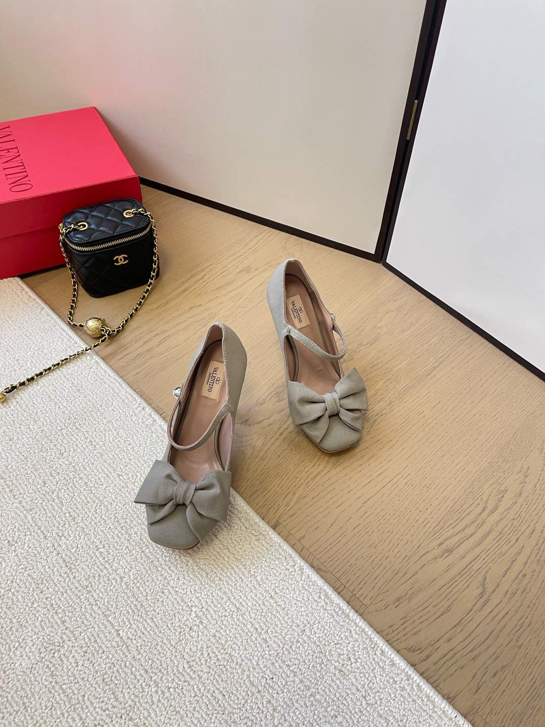 LuxluxHouse Best Quality Valentino Women Shoes